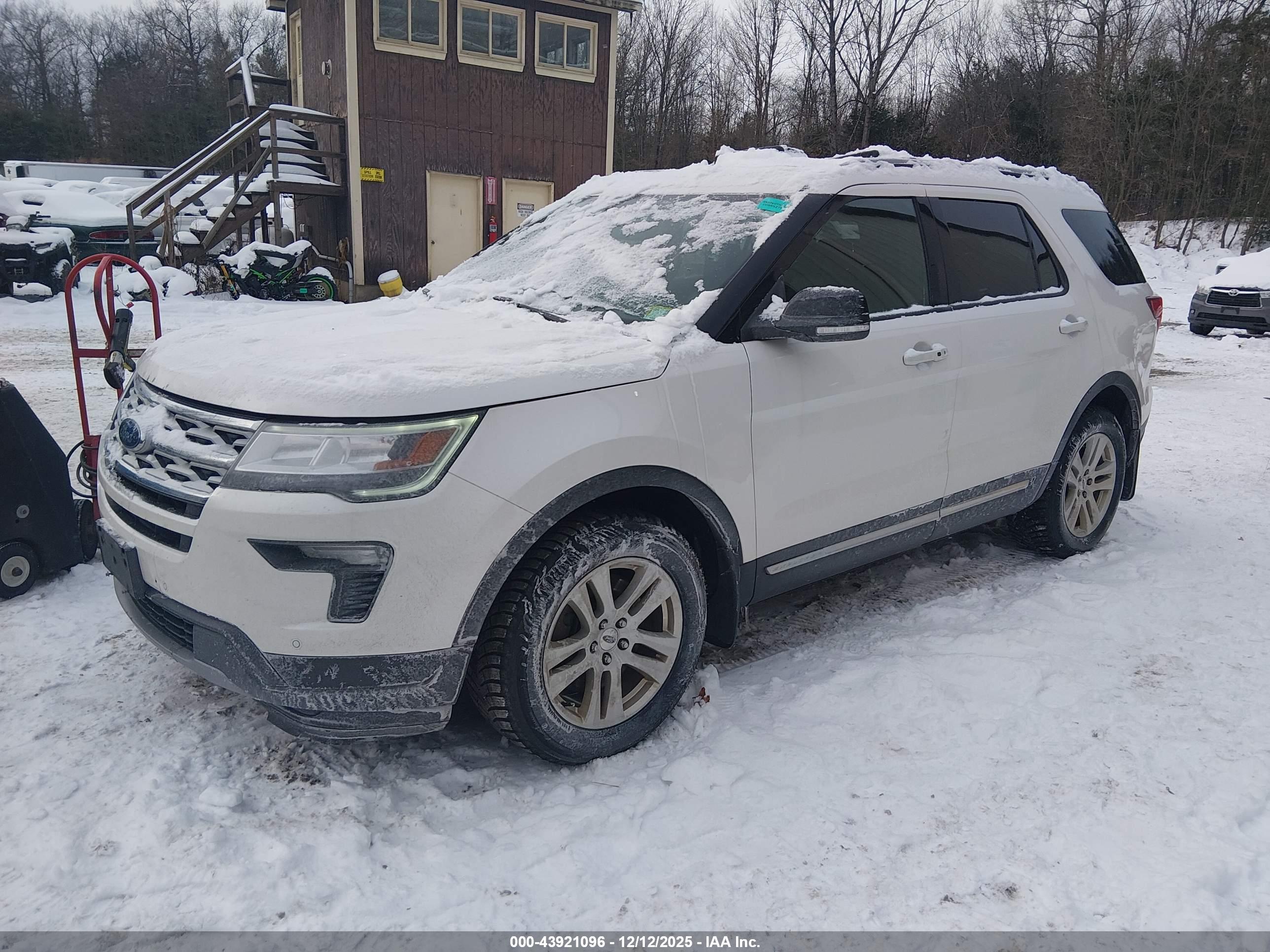 FORD EXPLORER image 2