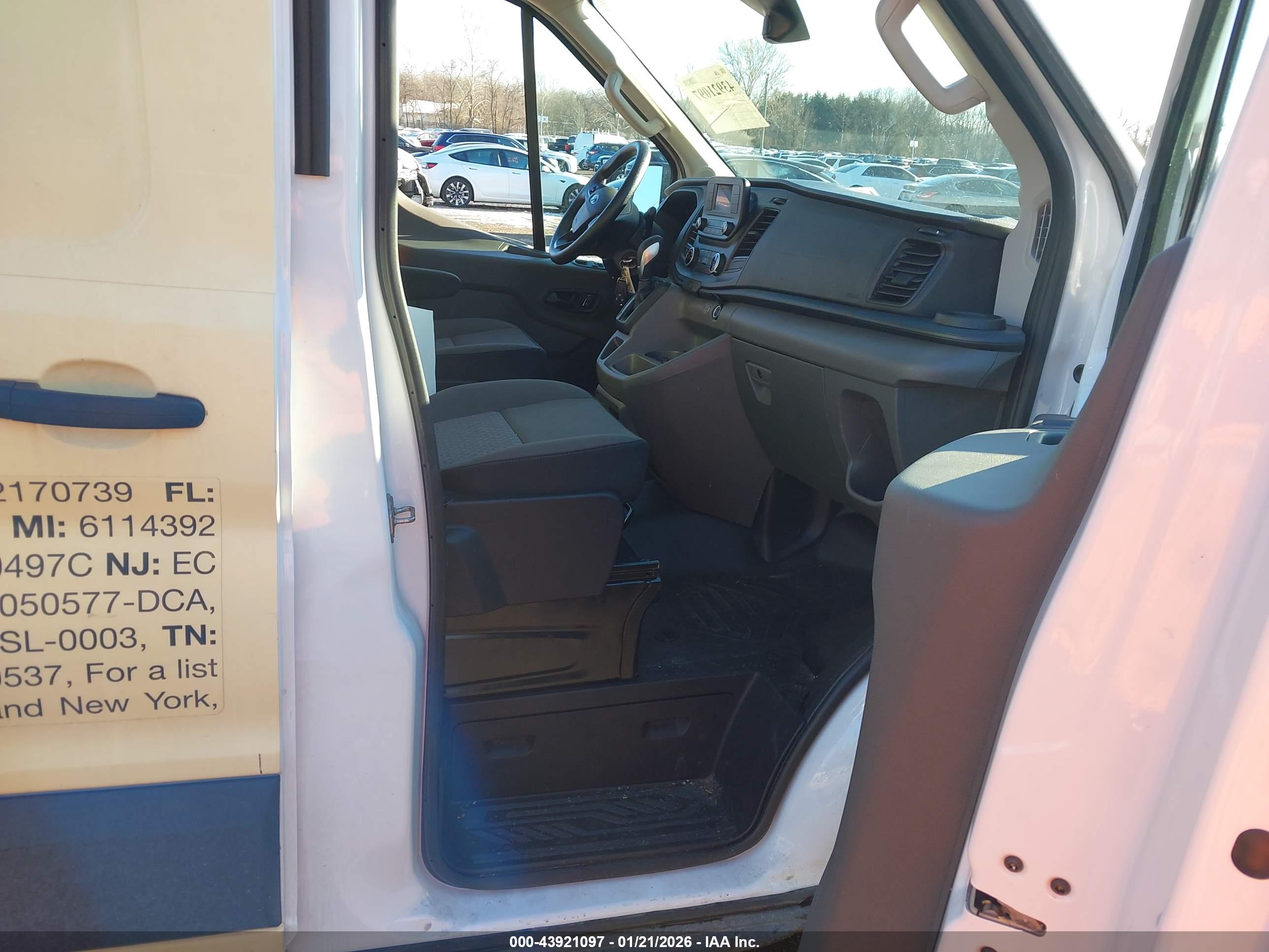 FORD TRANSIT-250 image 5