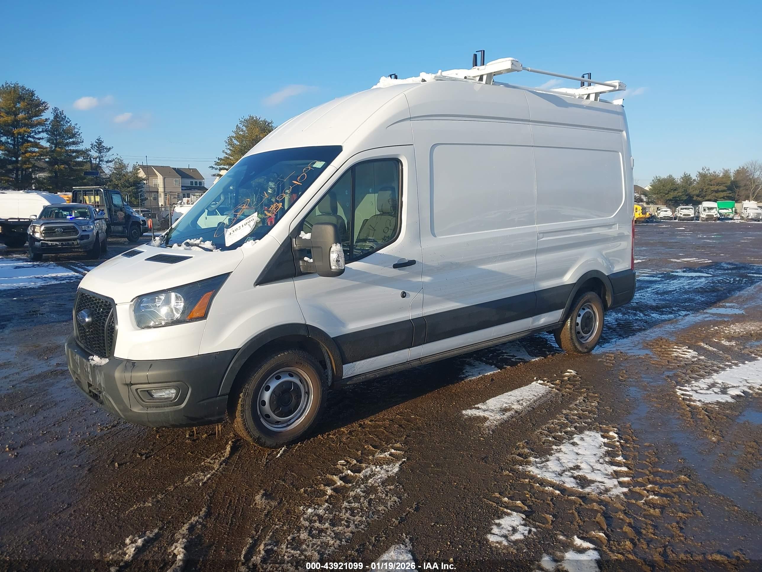 FORD TRANSIT-250 image 2