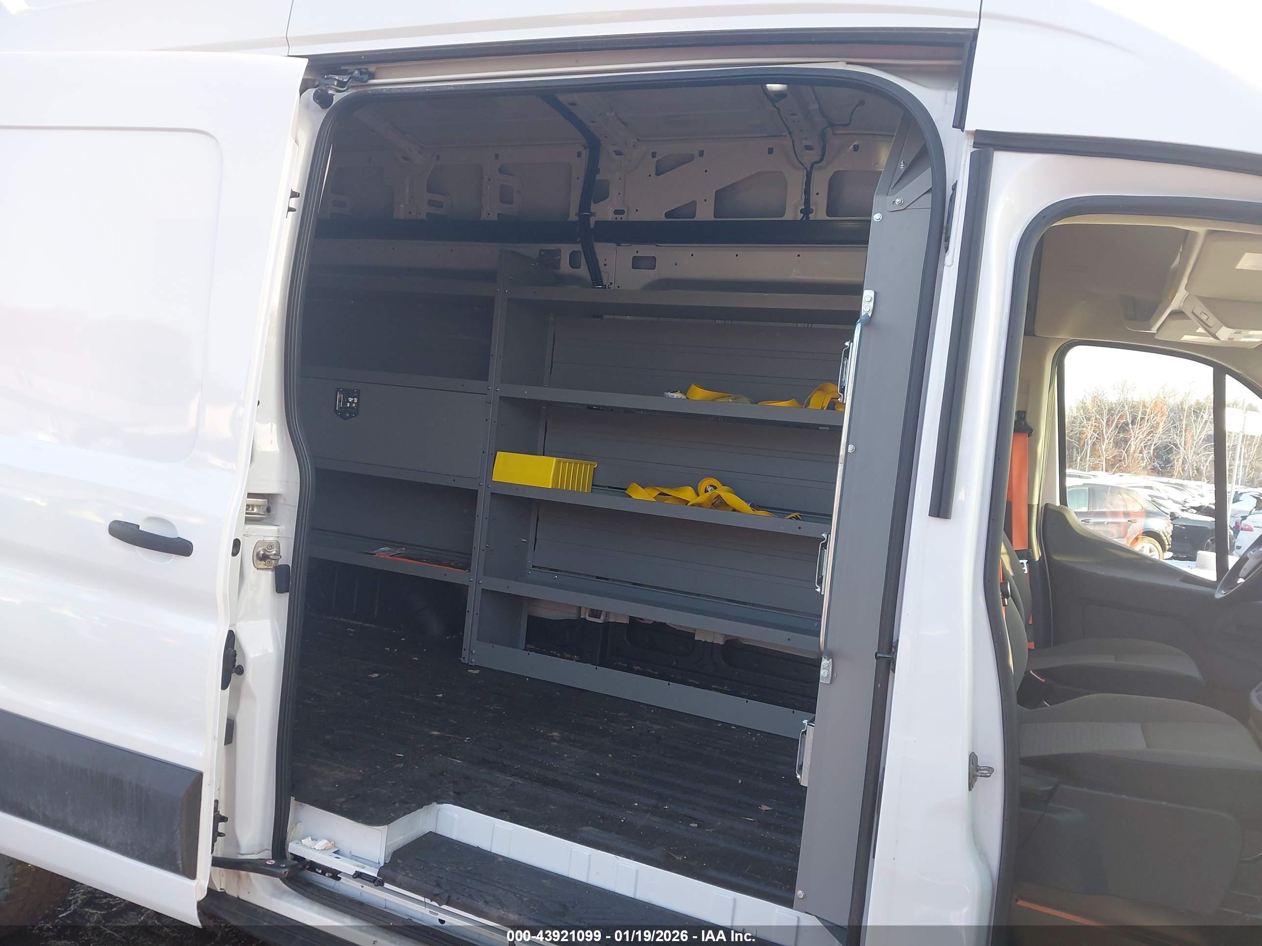 FORD TRANSIT-250 image 8