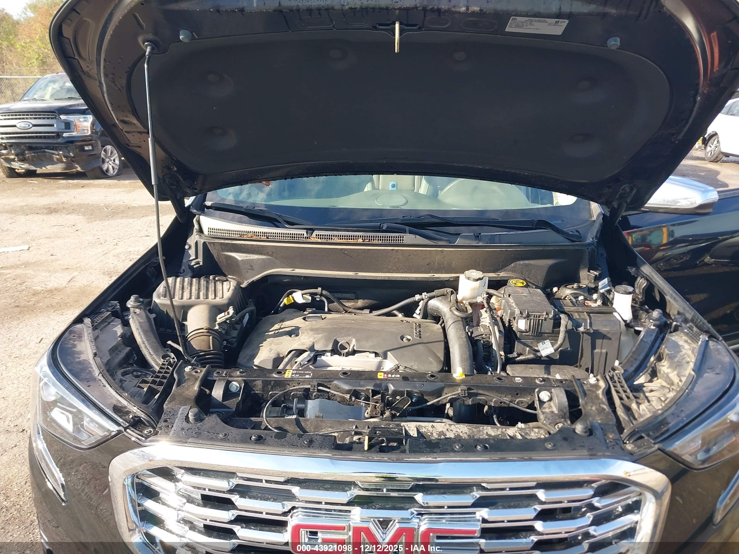 GMC TERRAIN image 10
