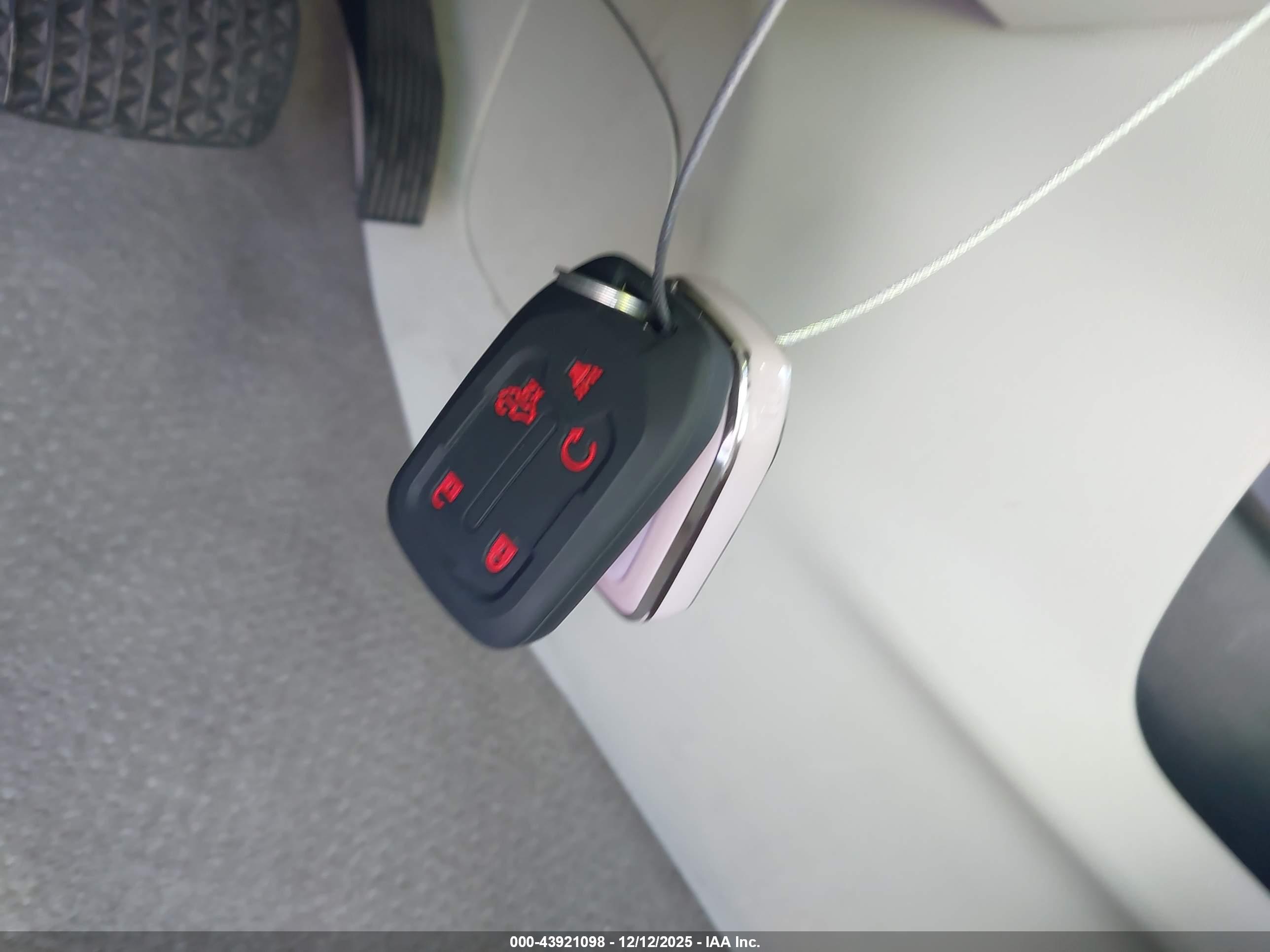 GMC TERRAIN image 11