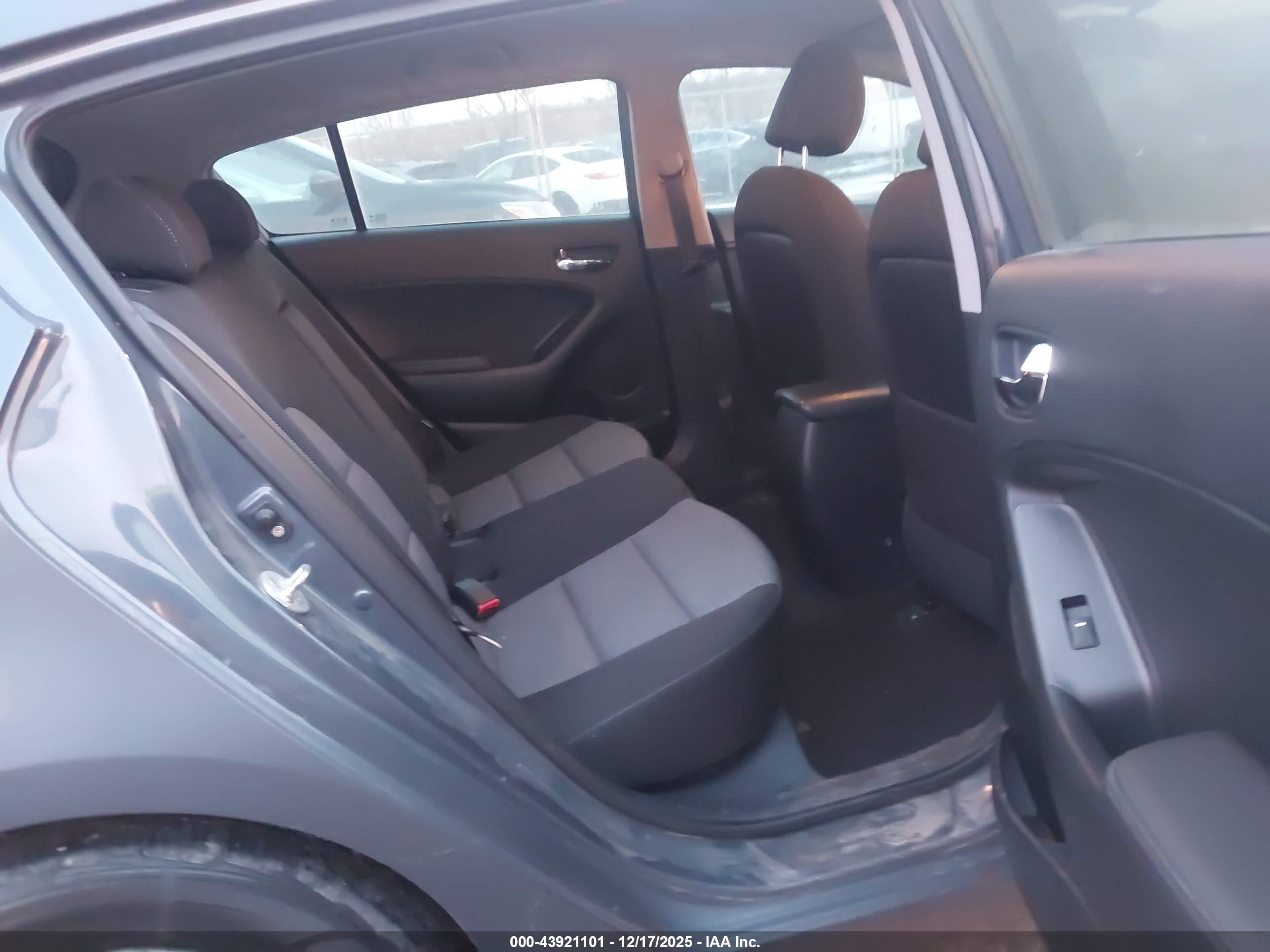 KIA FORTE image 8