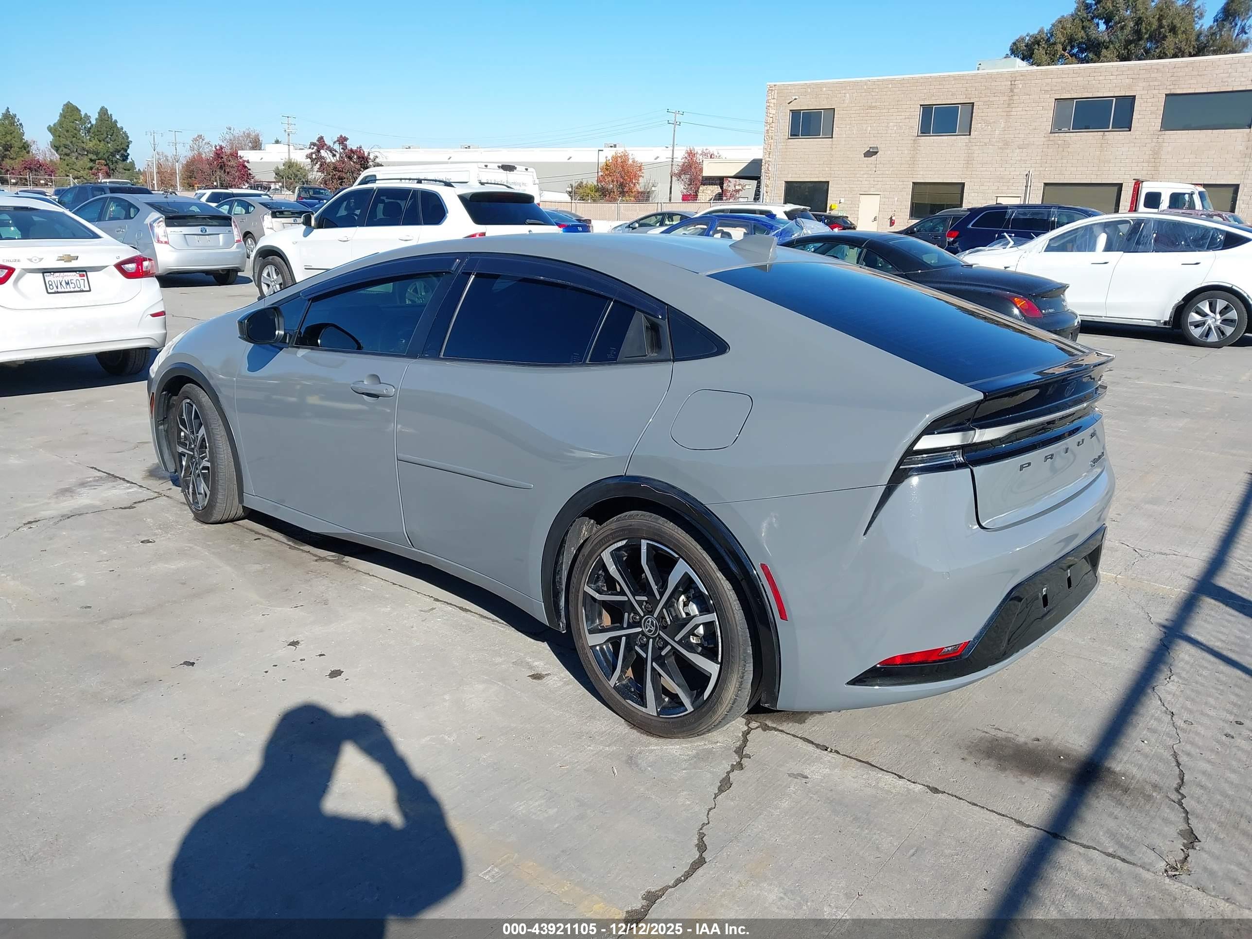 TOYOTA PRIUS image 3