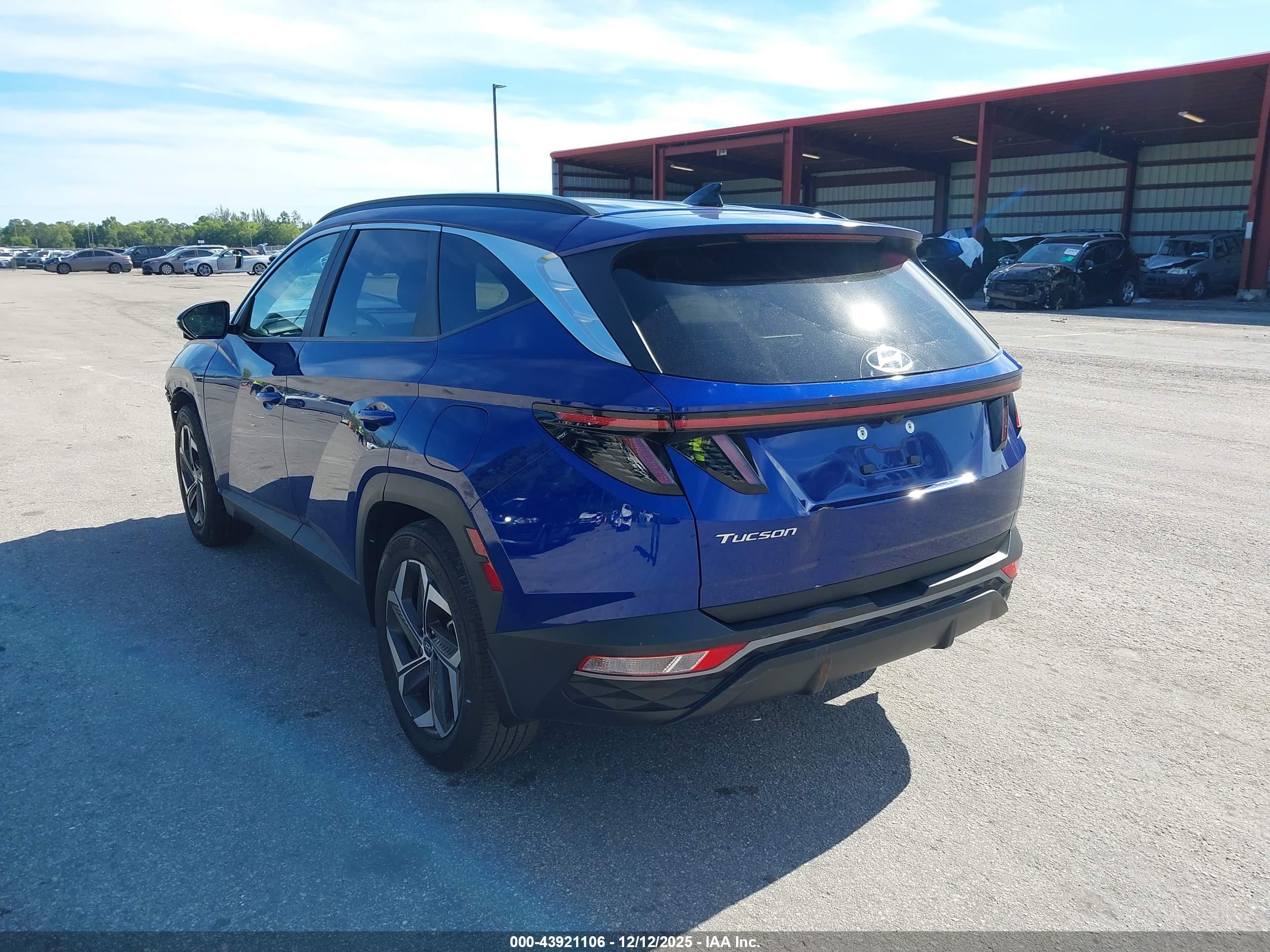 HYUNDAI TUCSON image 3