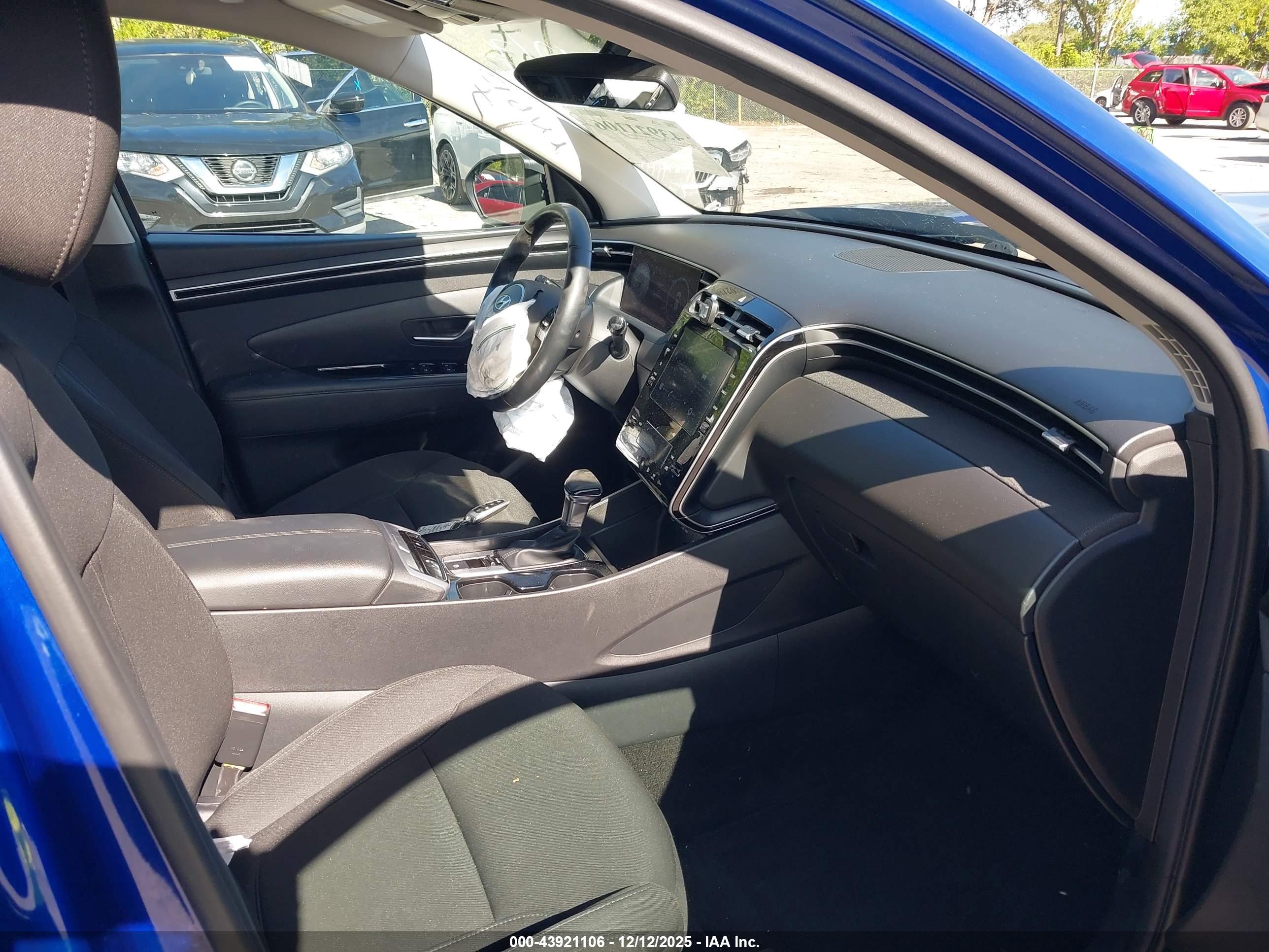 HYUNDAI TUCSON image 5