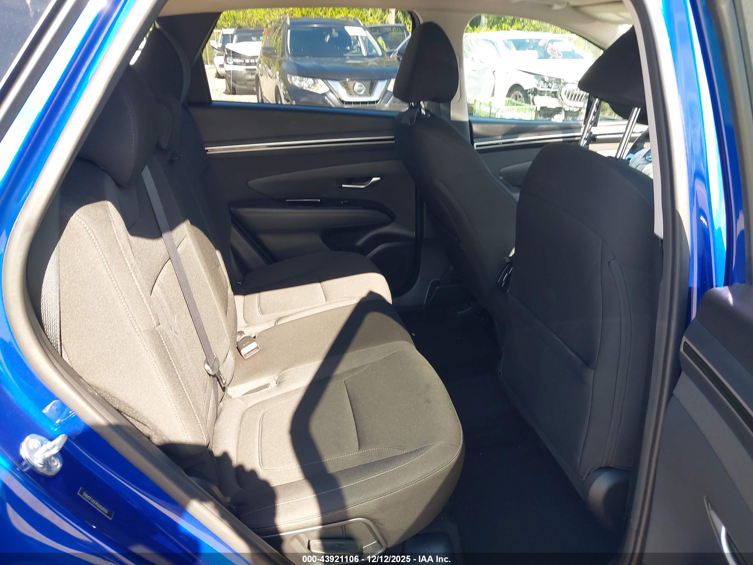 HYUNDAI TUCSON image 8