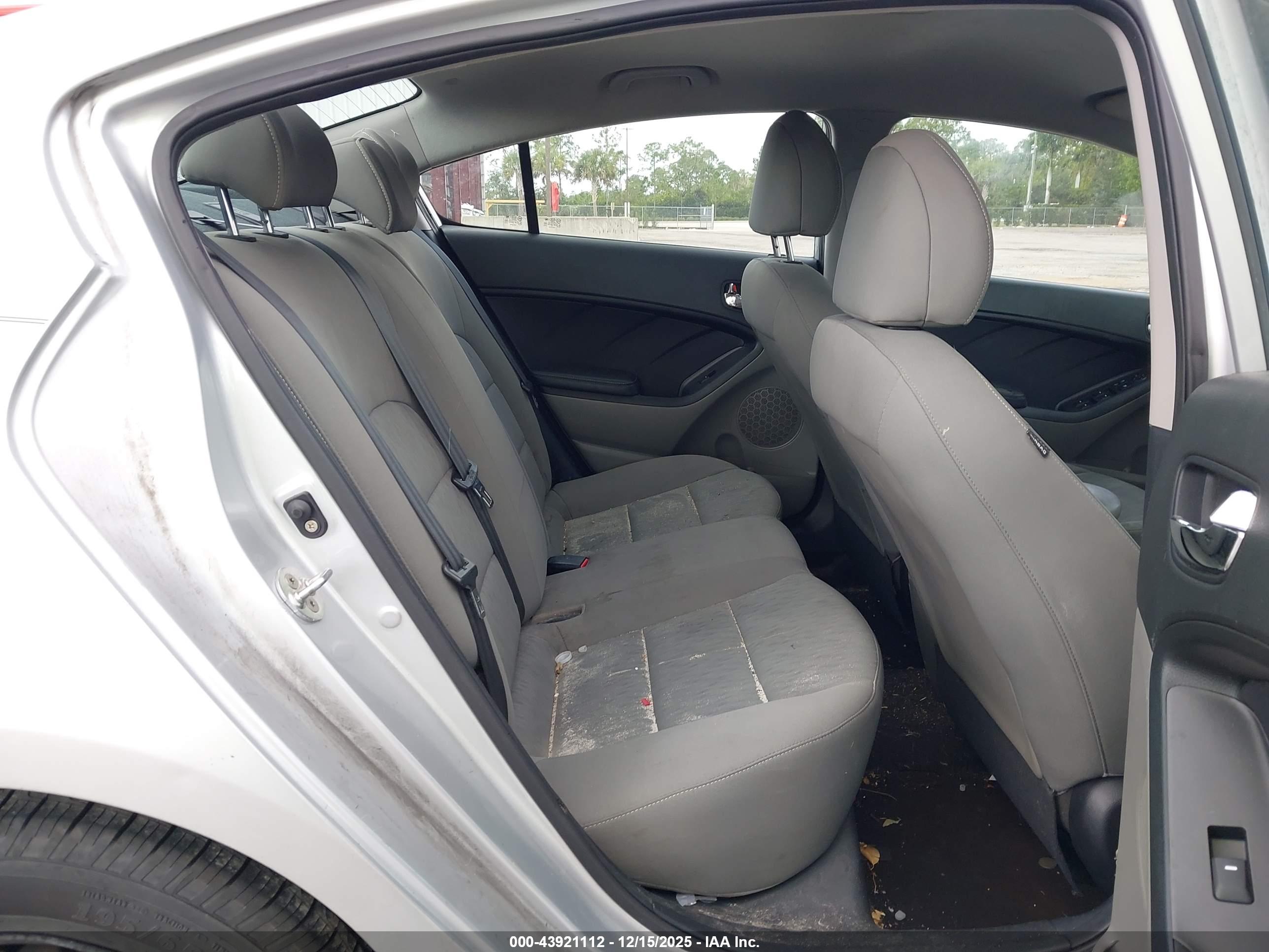 KIA FORTE image 8