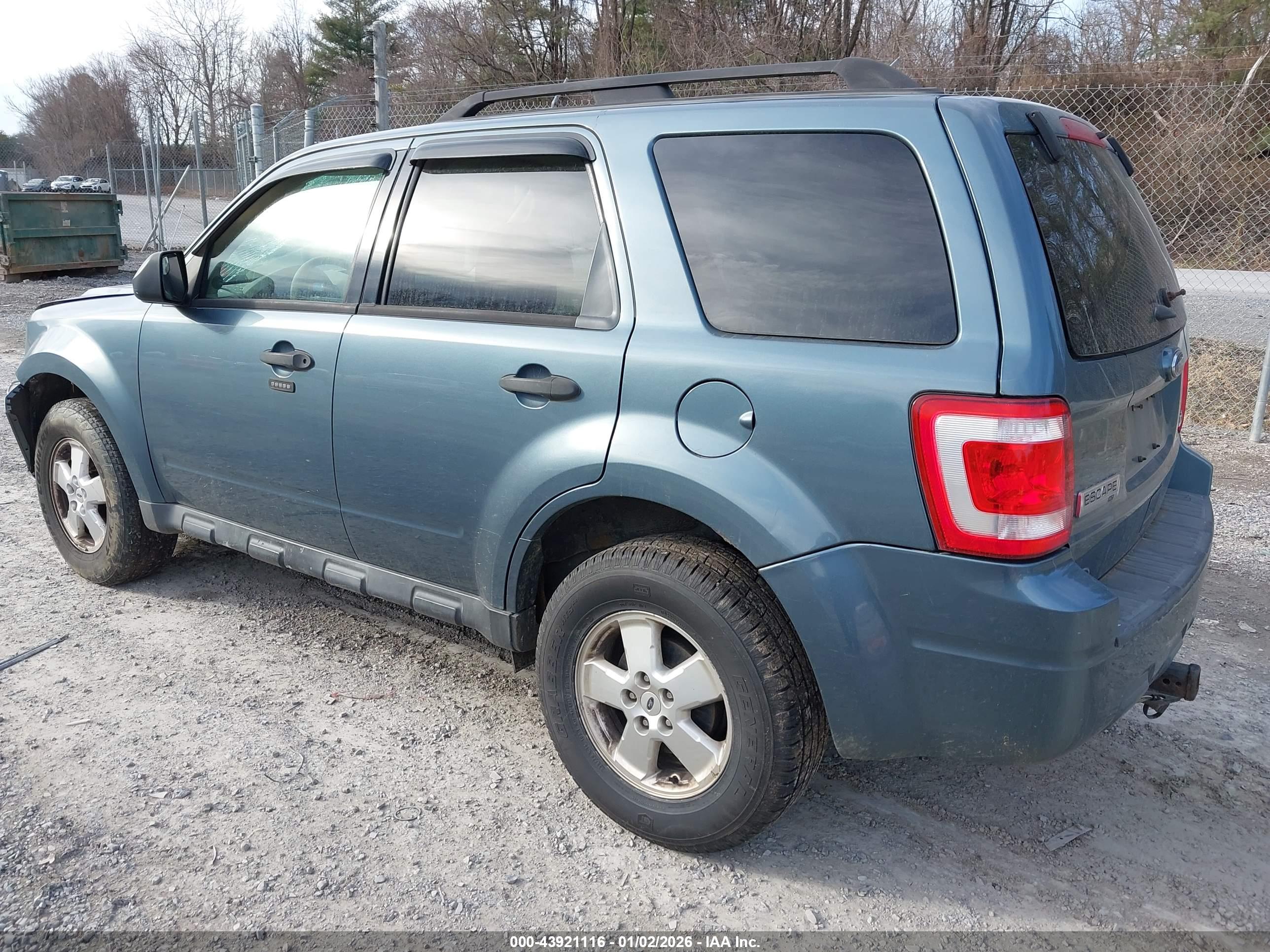 FORD ESCAPE image 3