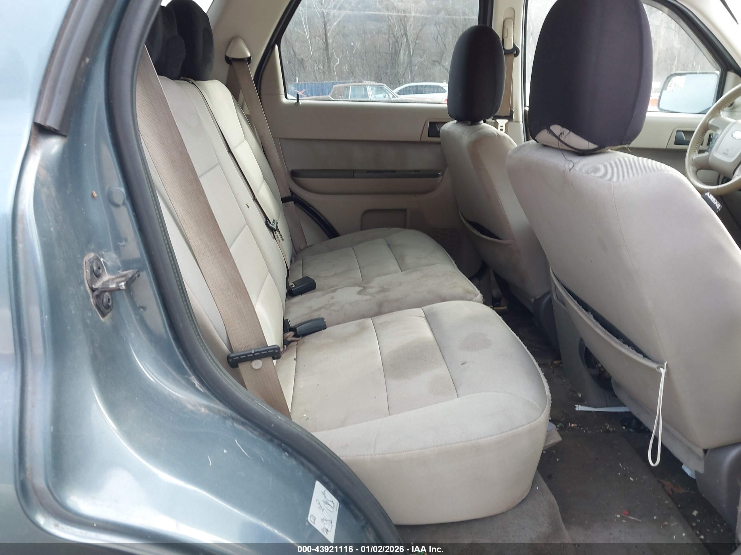 FORD ESCAPE image 8