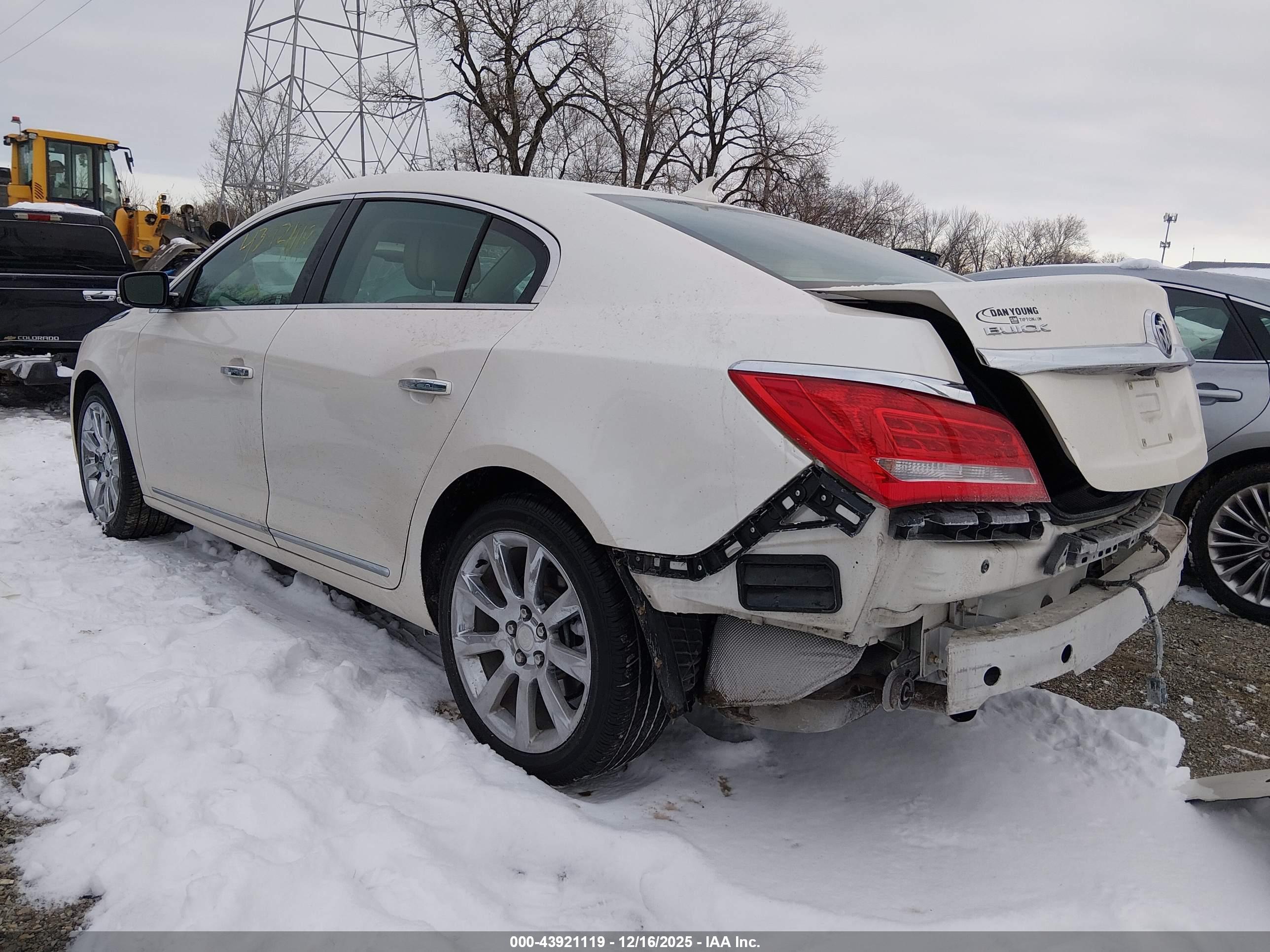 BUICK LACROSSE image 3