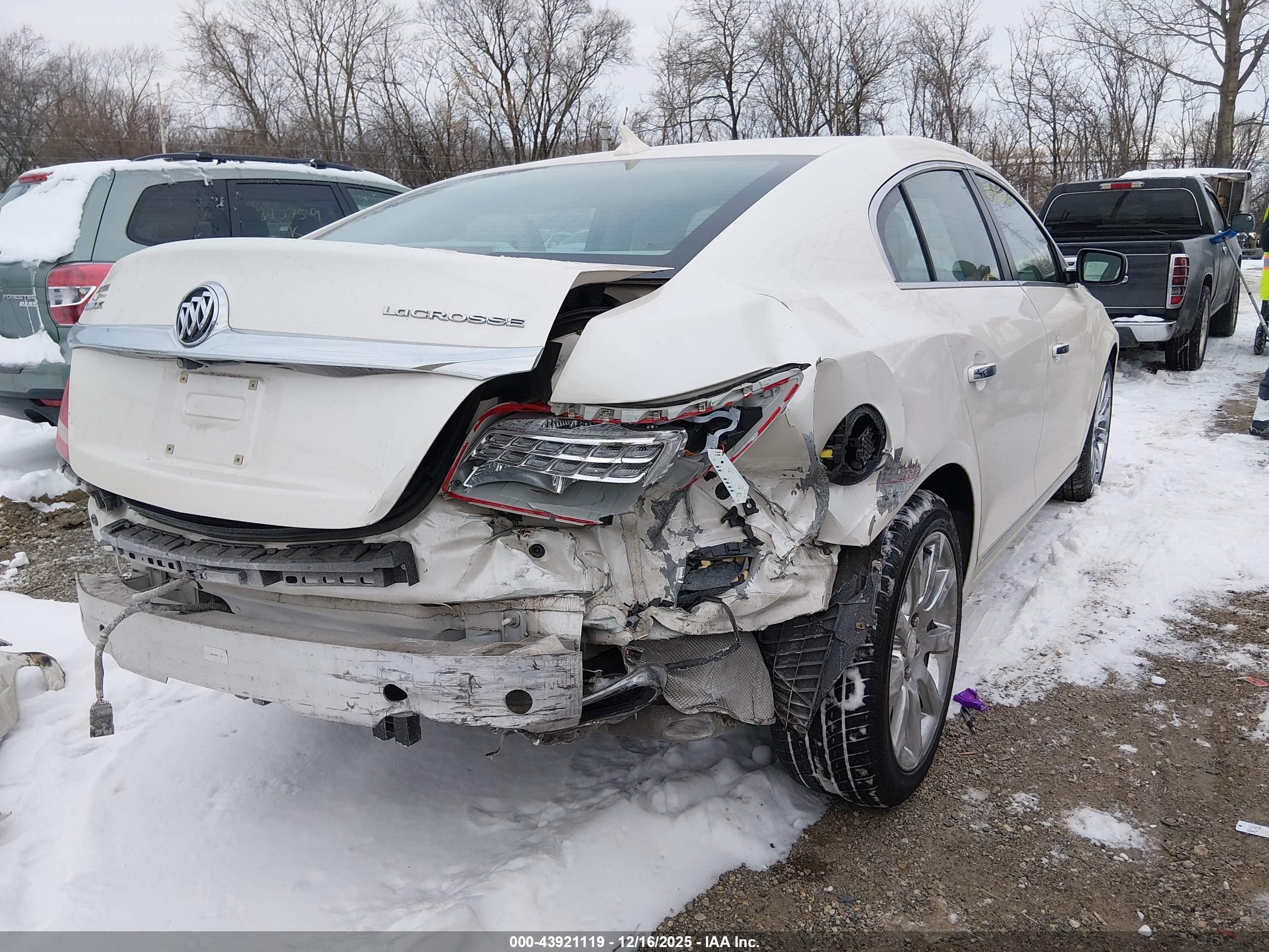 BUICK LACROSSE image 4