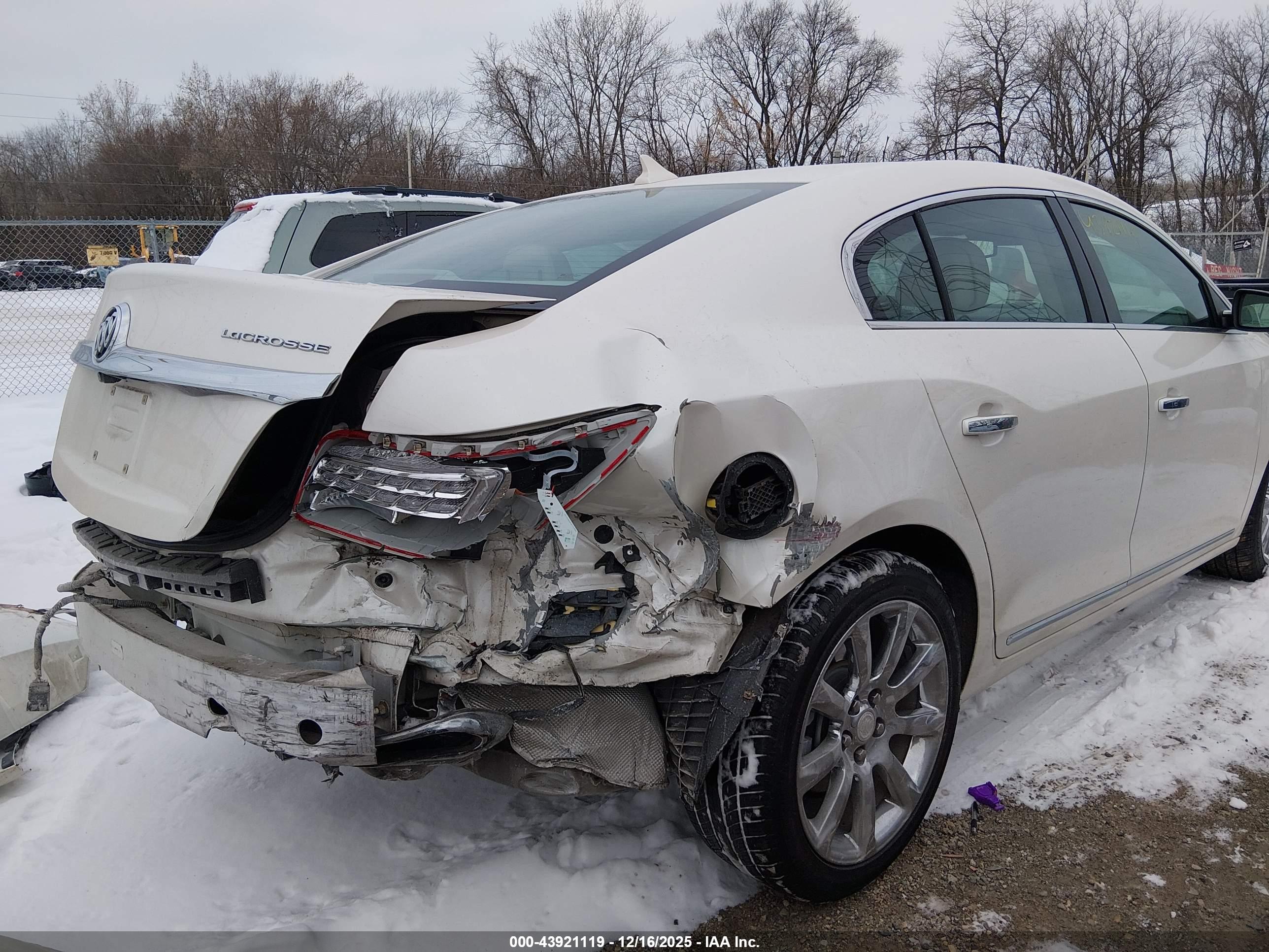 BUICK LACROSSE image 6