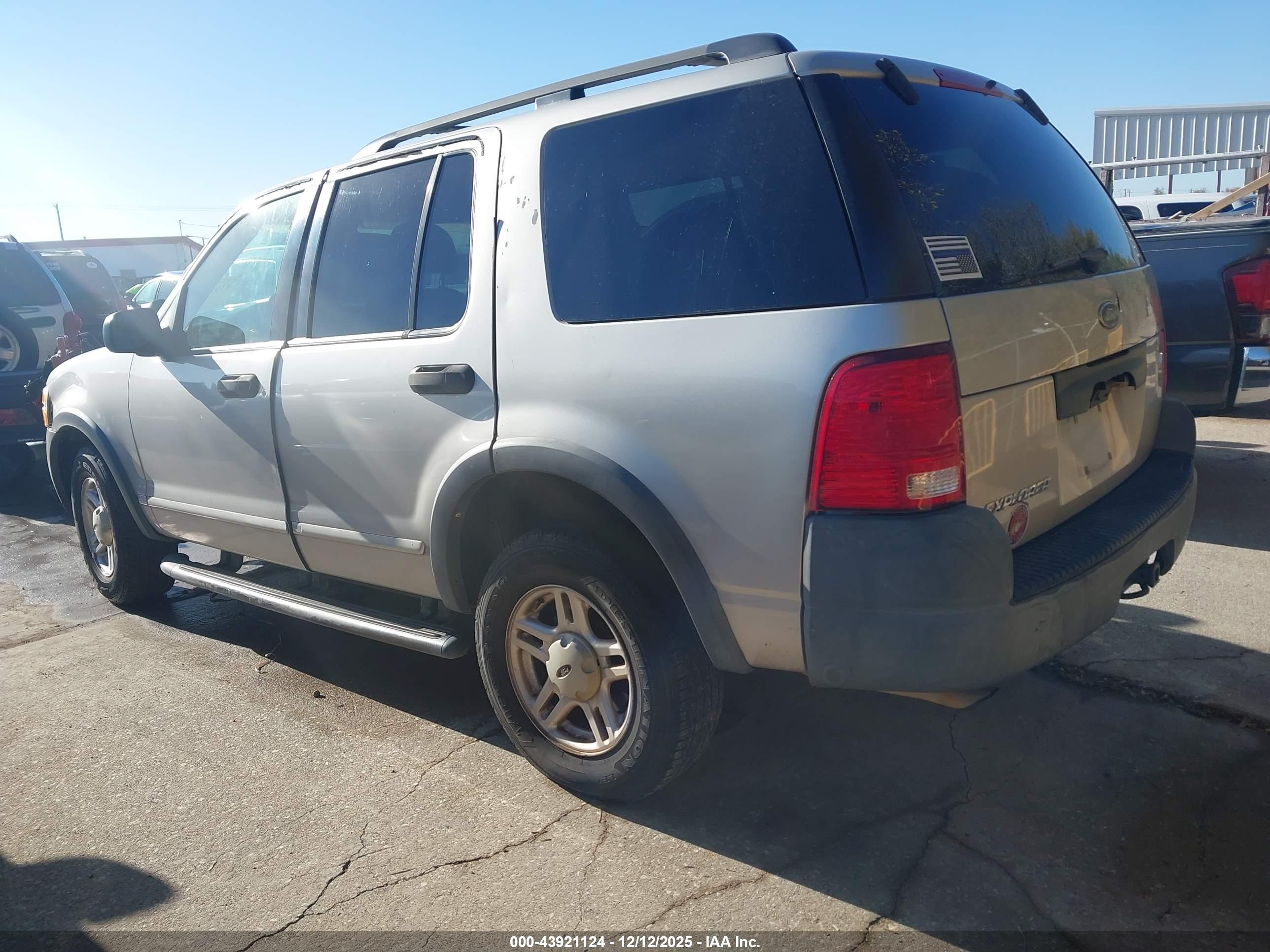 FORD EXPLORER image 3