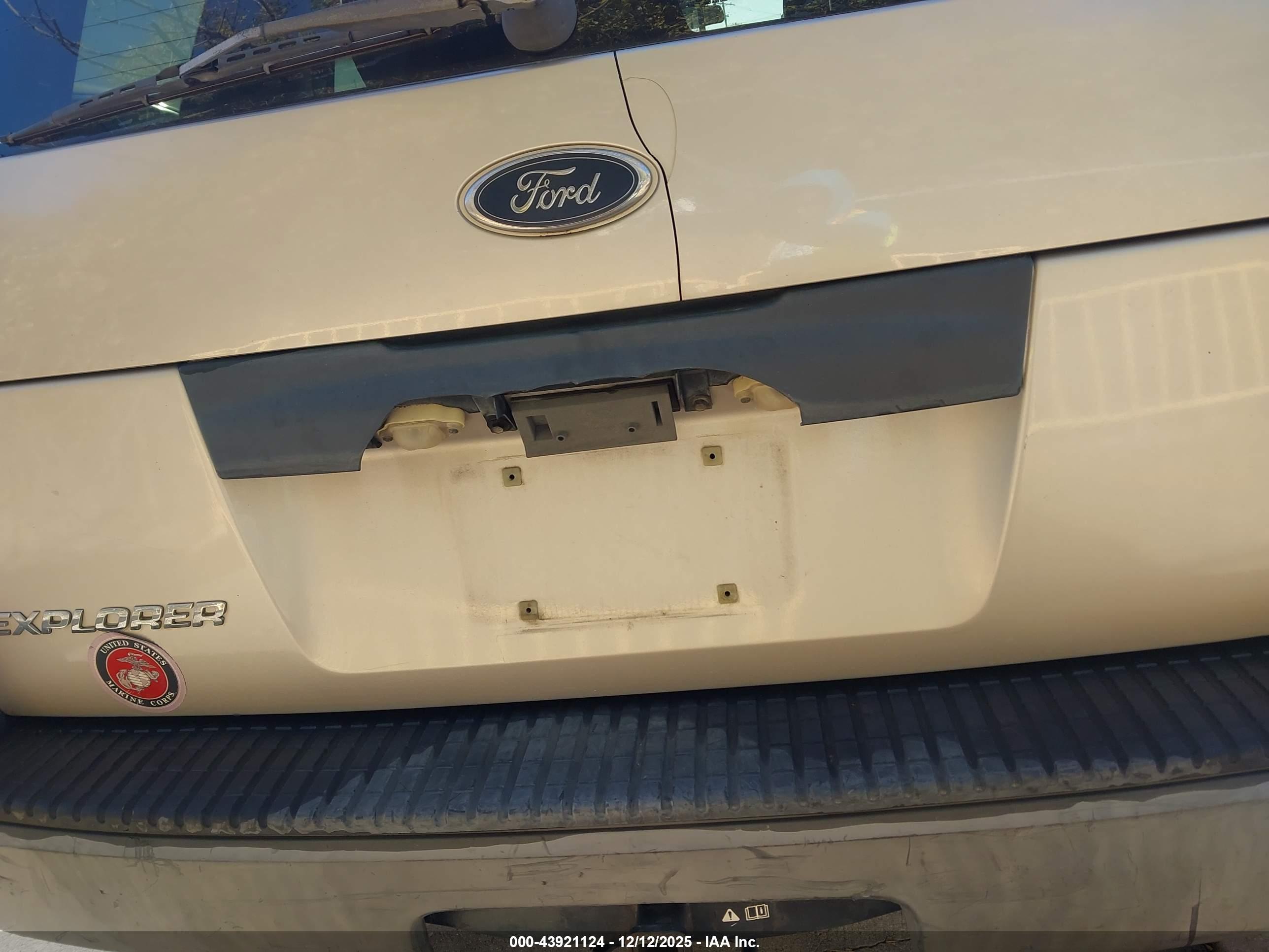 FORD EXPLORER image 6