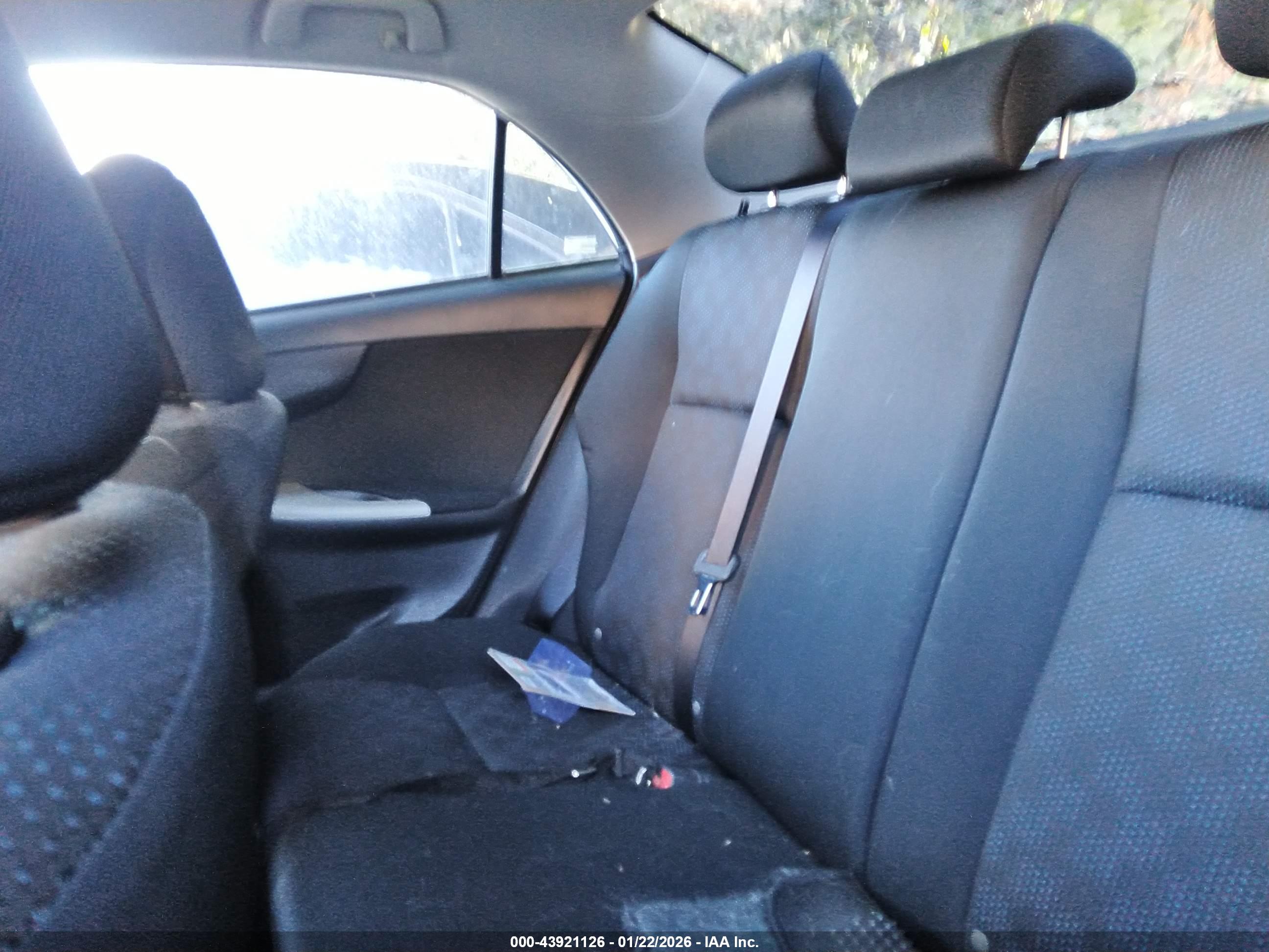 TOYOTA COROLLA image 8