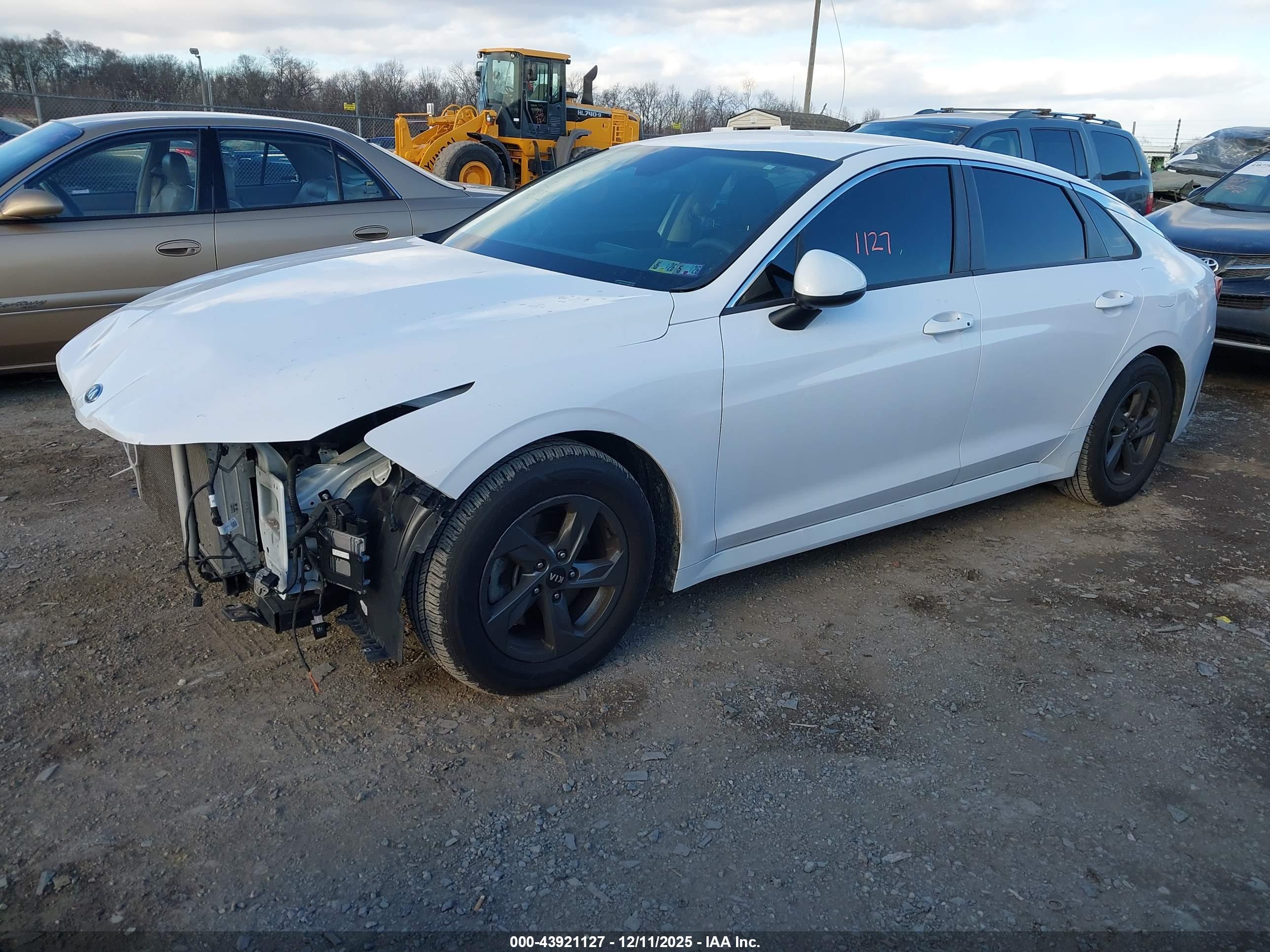 KIA K5 image 2