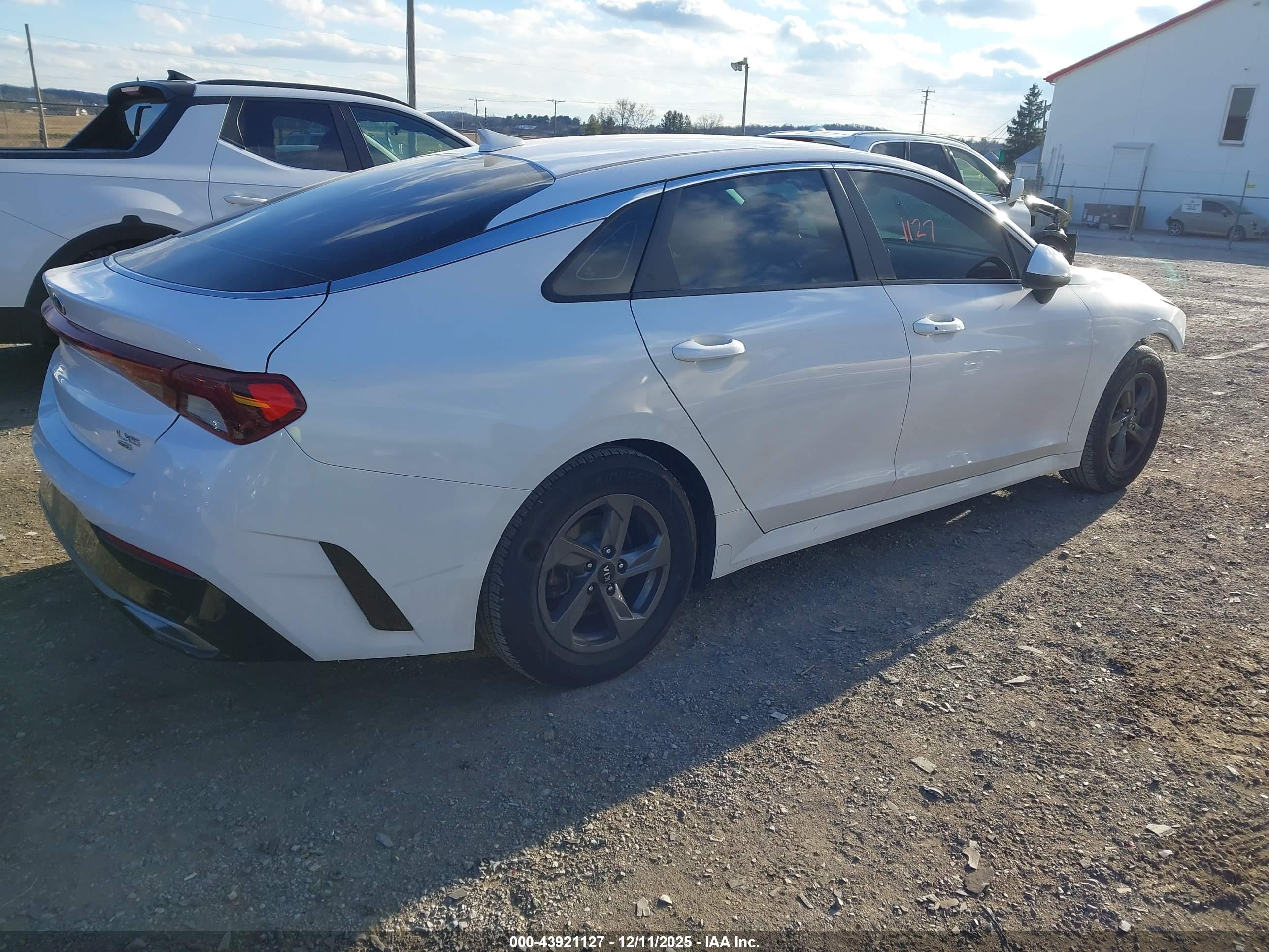 KIA K5 image 4