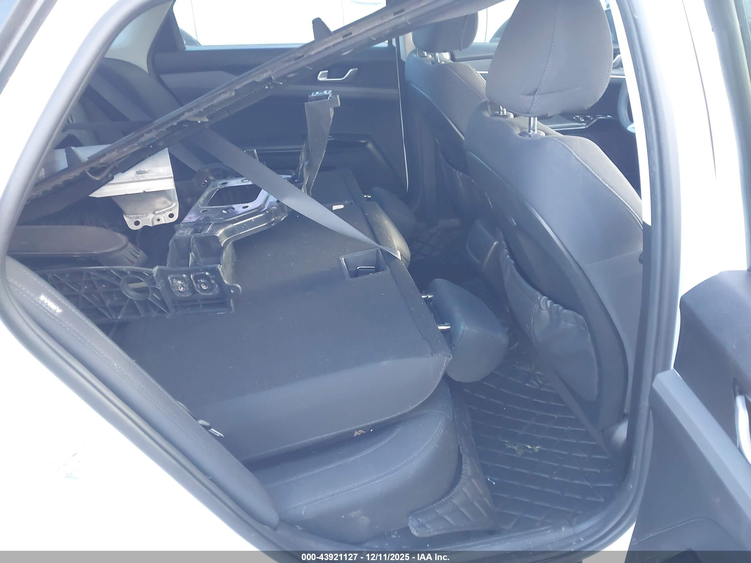 KIA K5 image 8