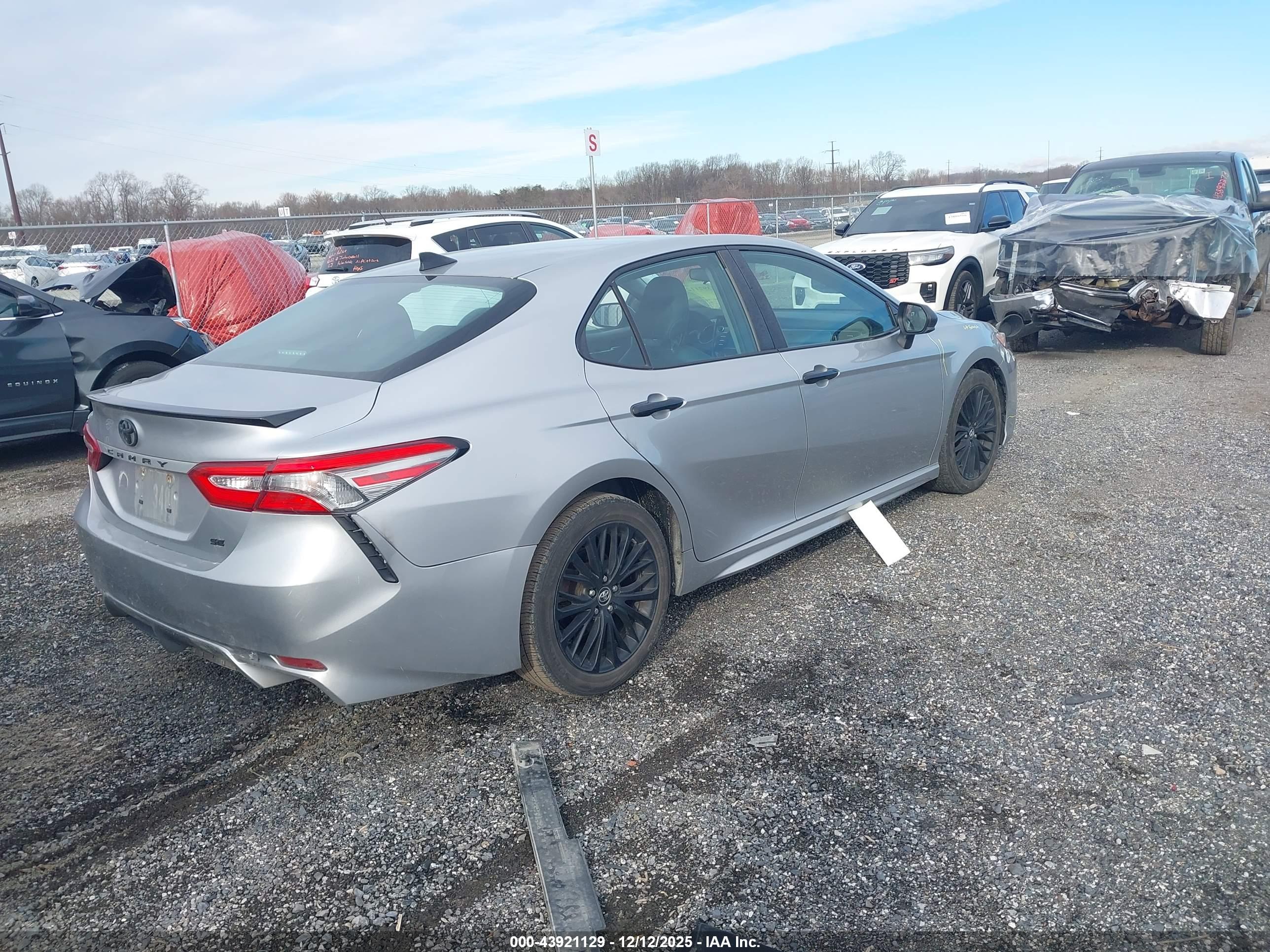 TOYOTA CAMRY image 4