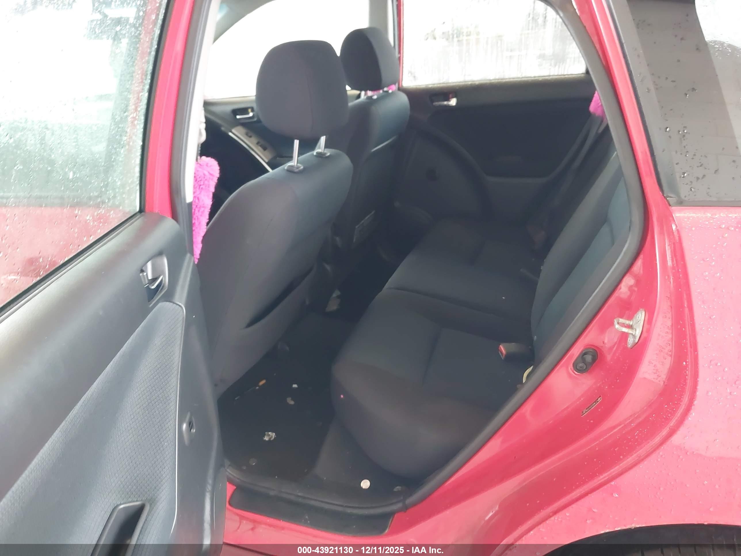 TOYOTA MATRIX image 8