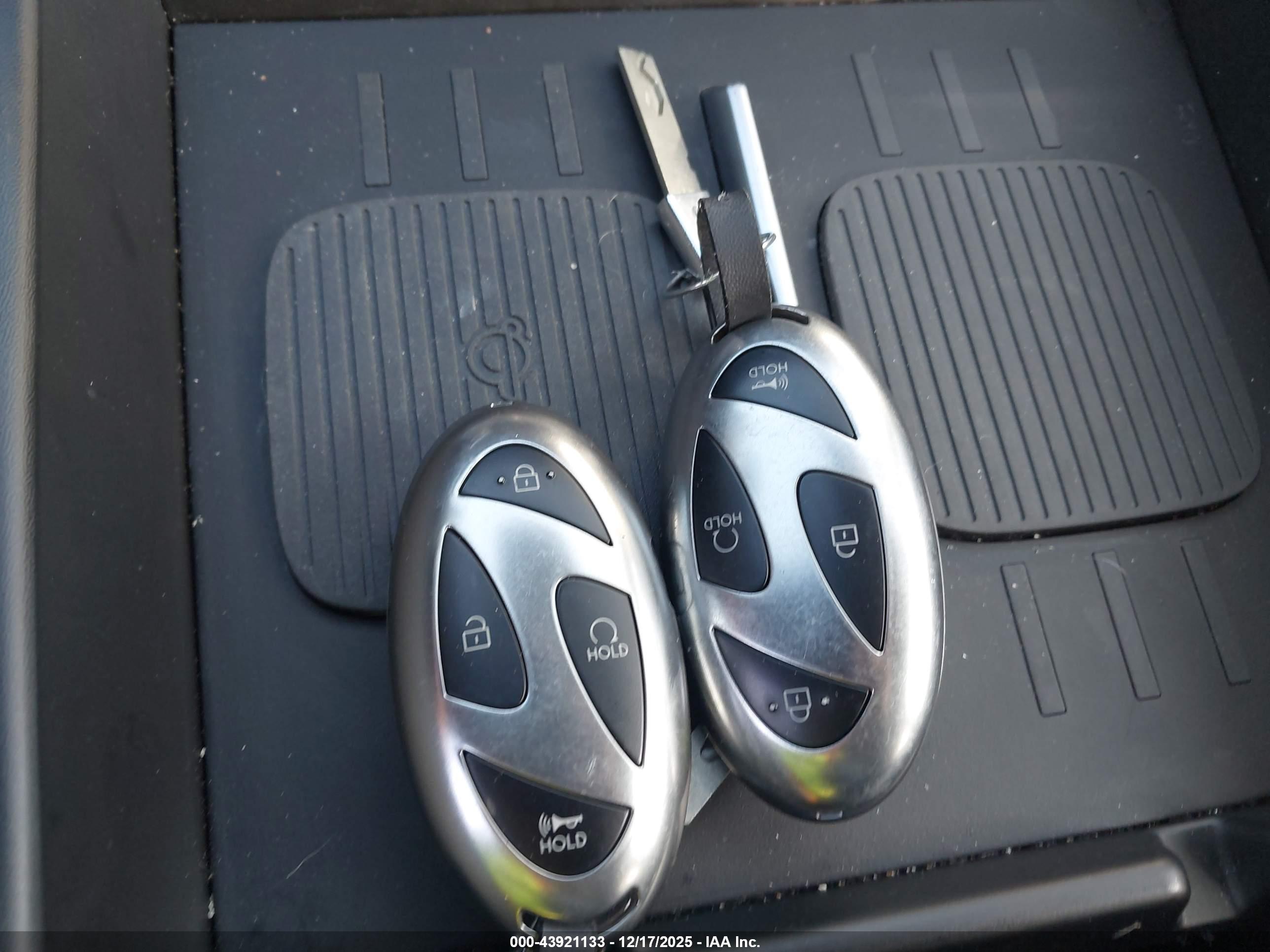 HYUNDAI SANTA image 11