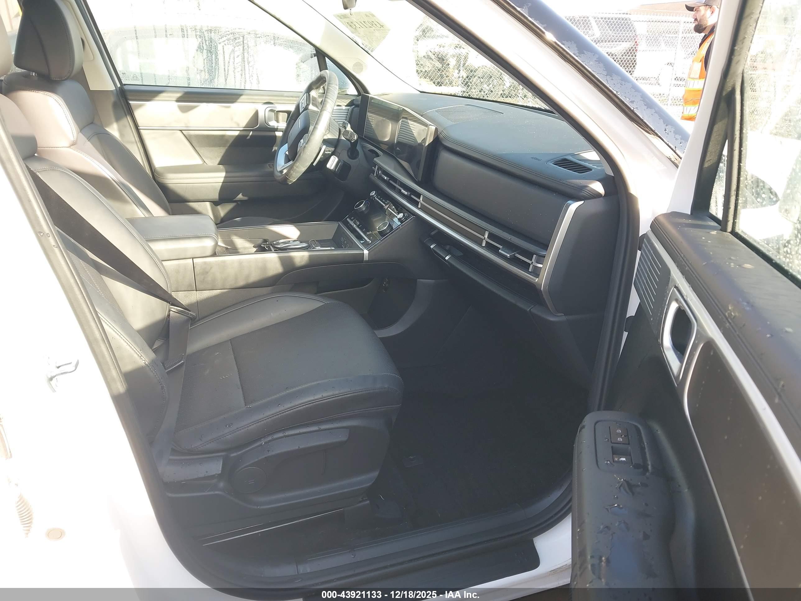 HYUNDAI SANTA image 5