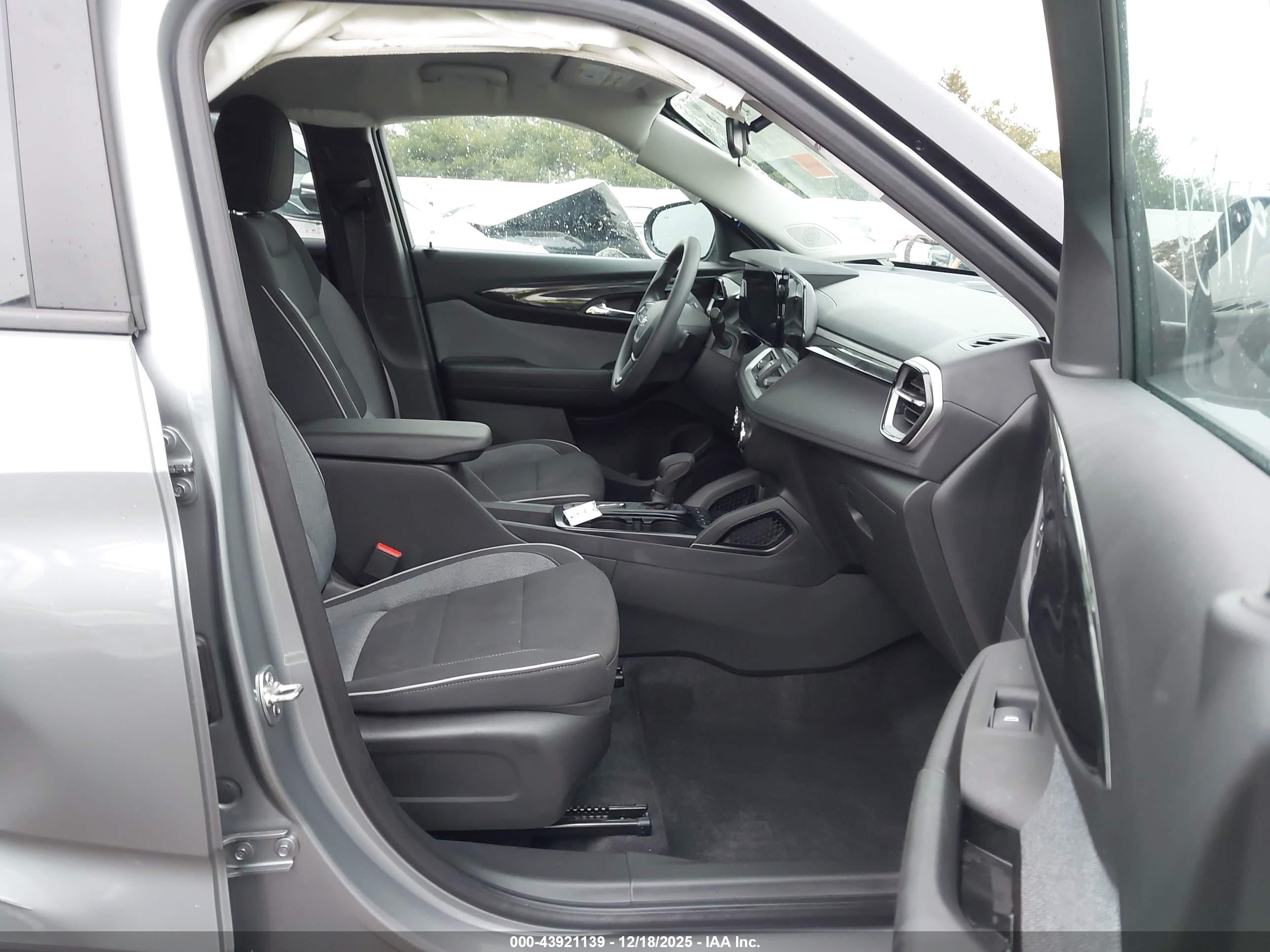 CHEVROLET TRAILBLAZER image 5
