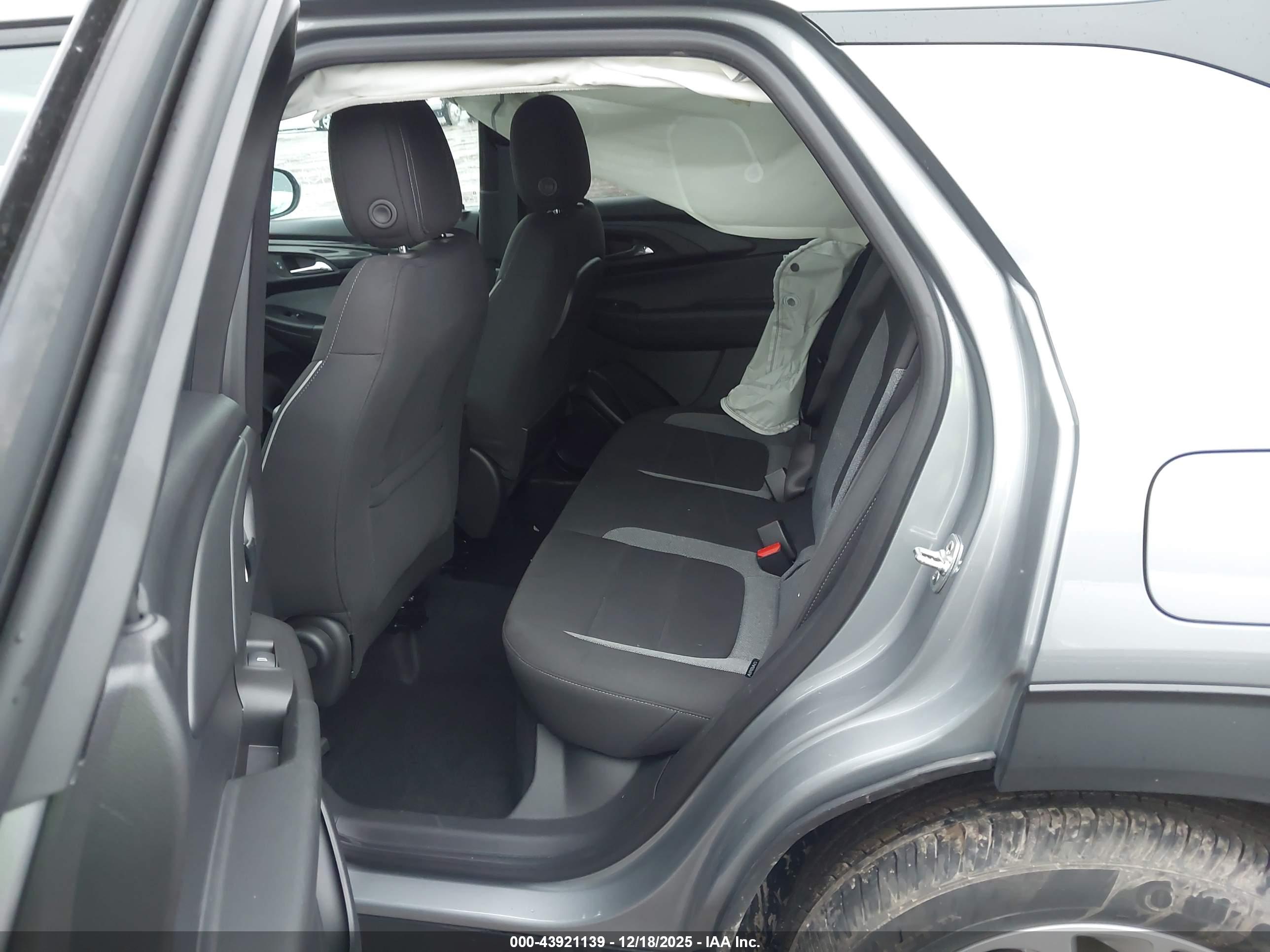 CHEVROLET TRAILBLAZER image 8