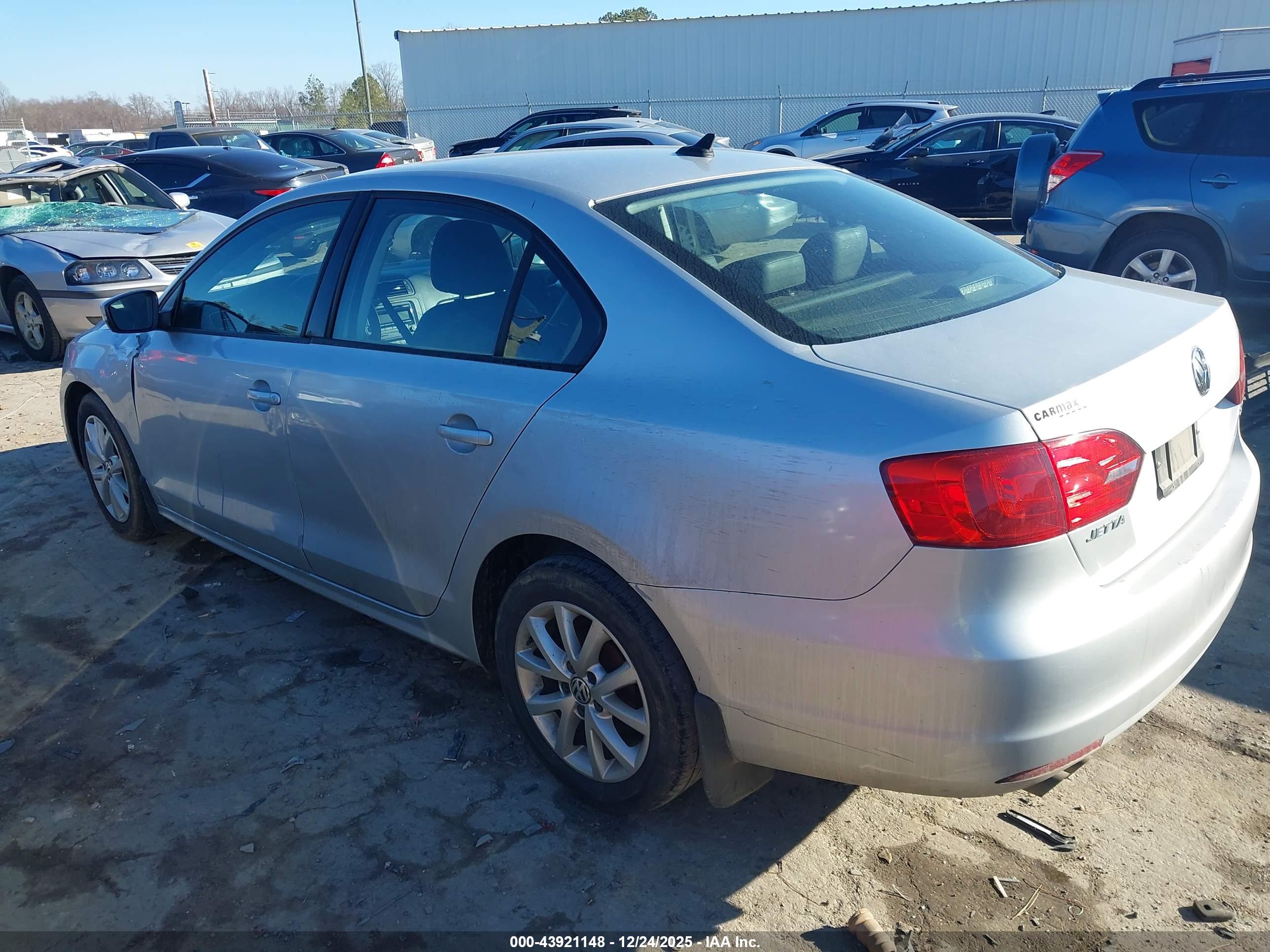 VOLKSWAGEN JETTA image 3