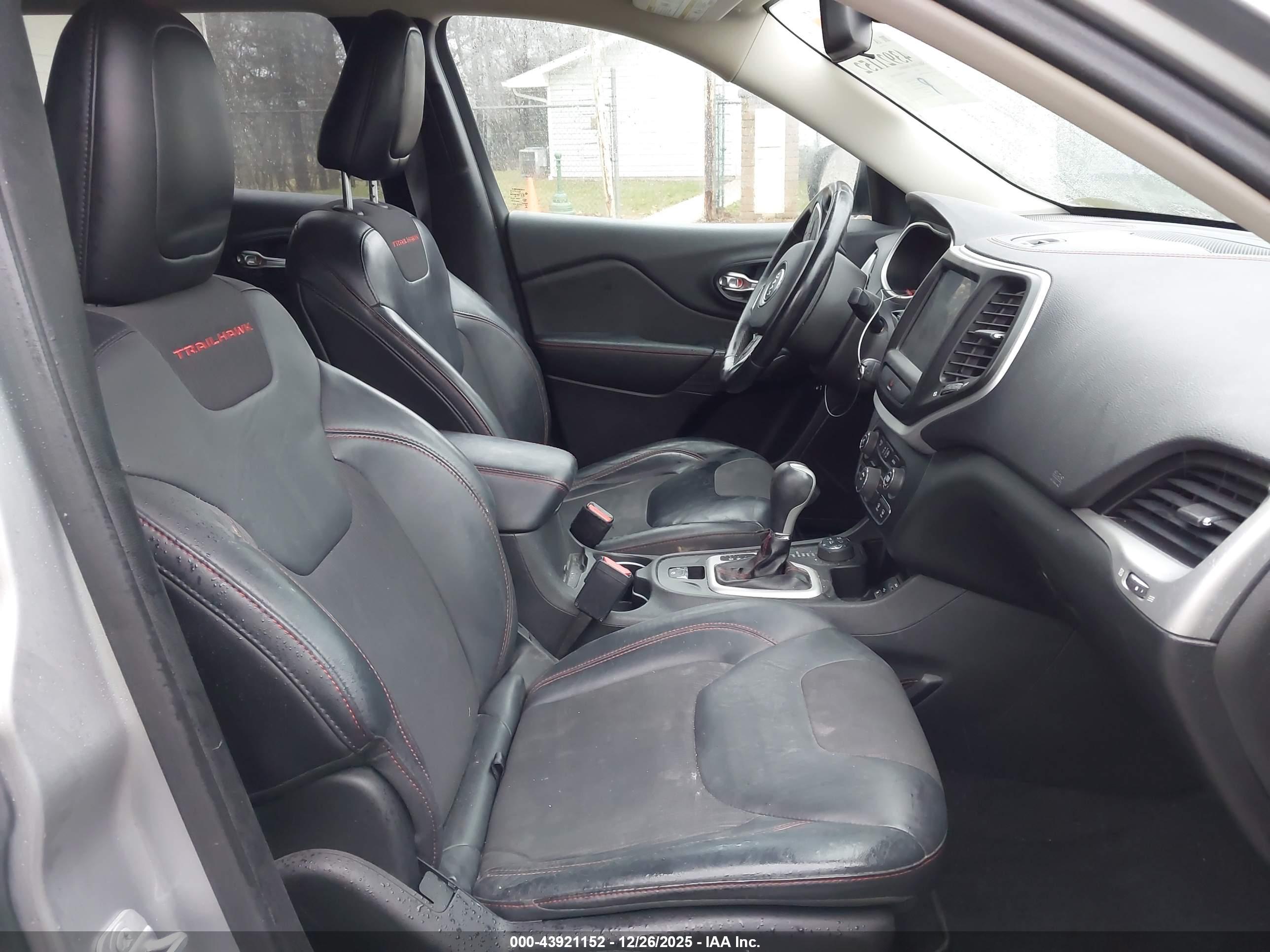 JEEP CHEROKEE image 5