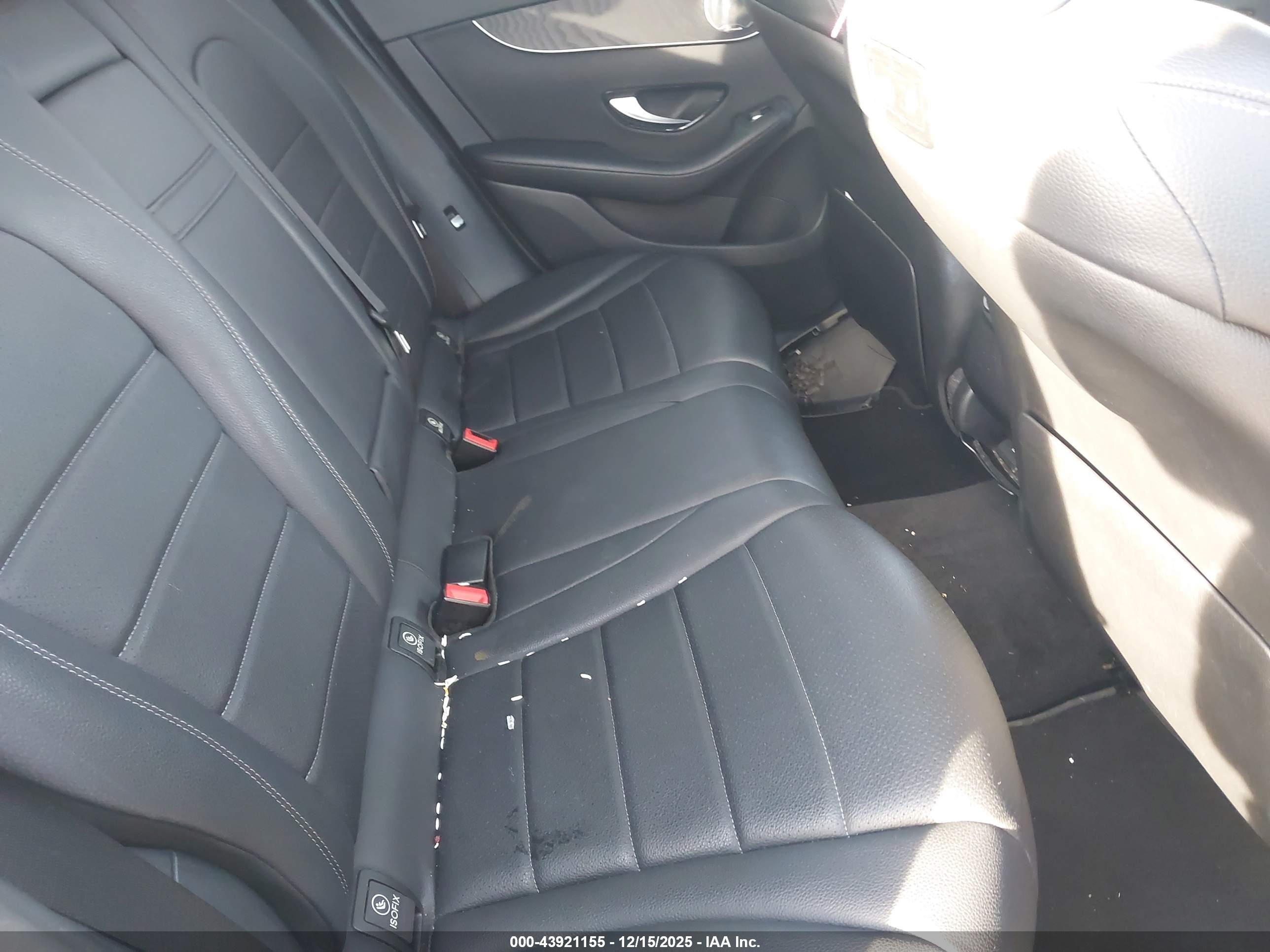MERCEDES-BENZ GLC image 8