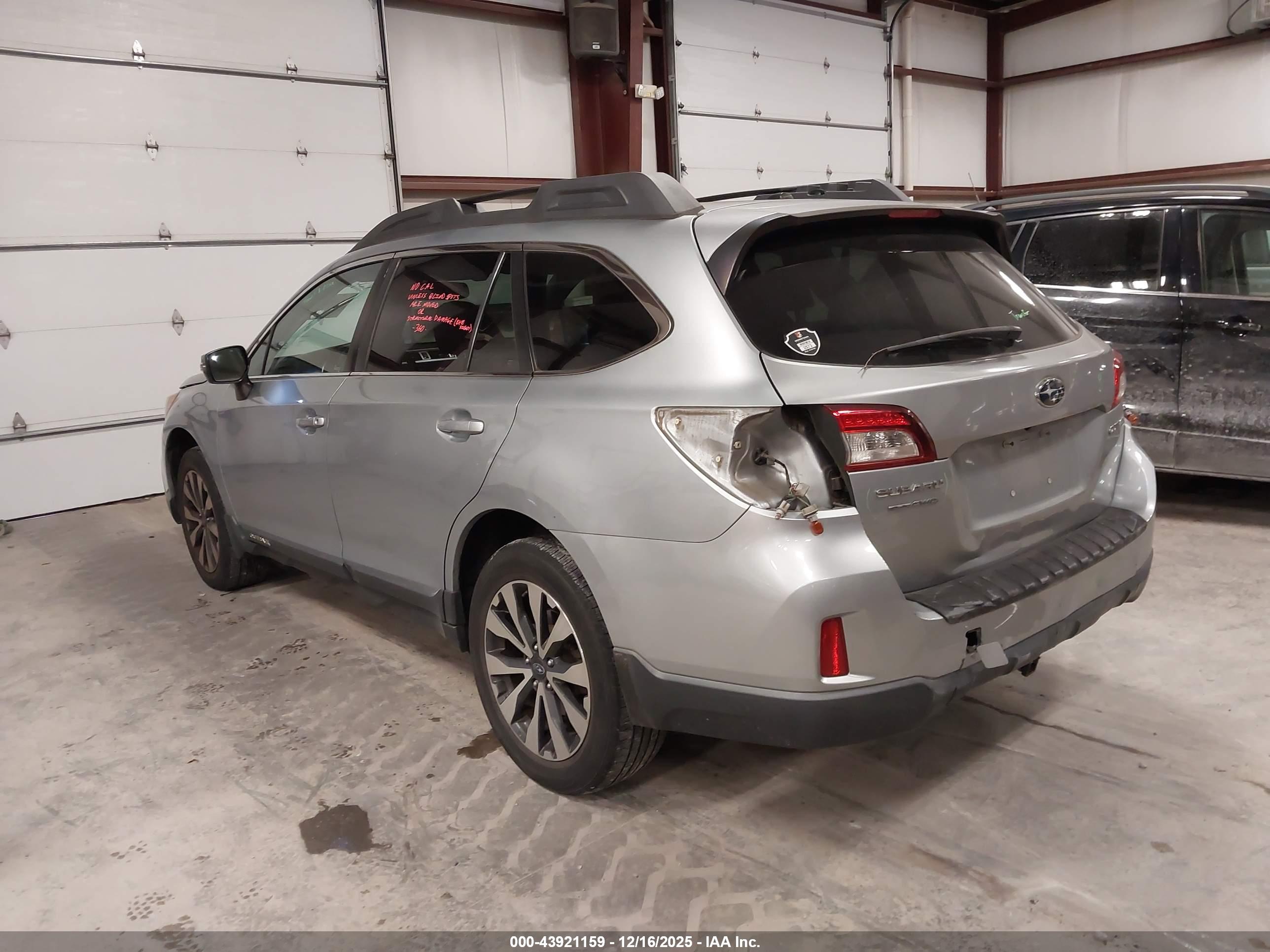 SUBARU OUTBACK image 3