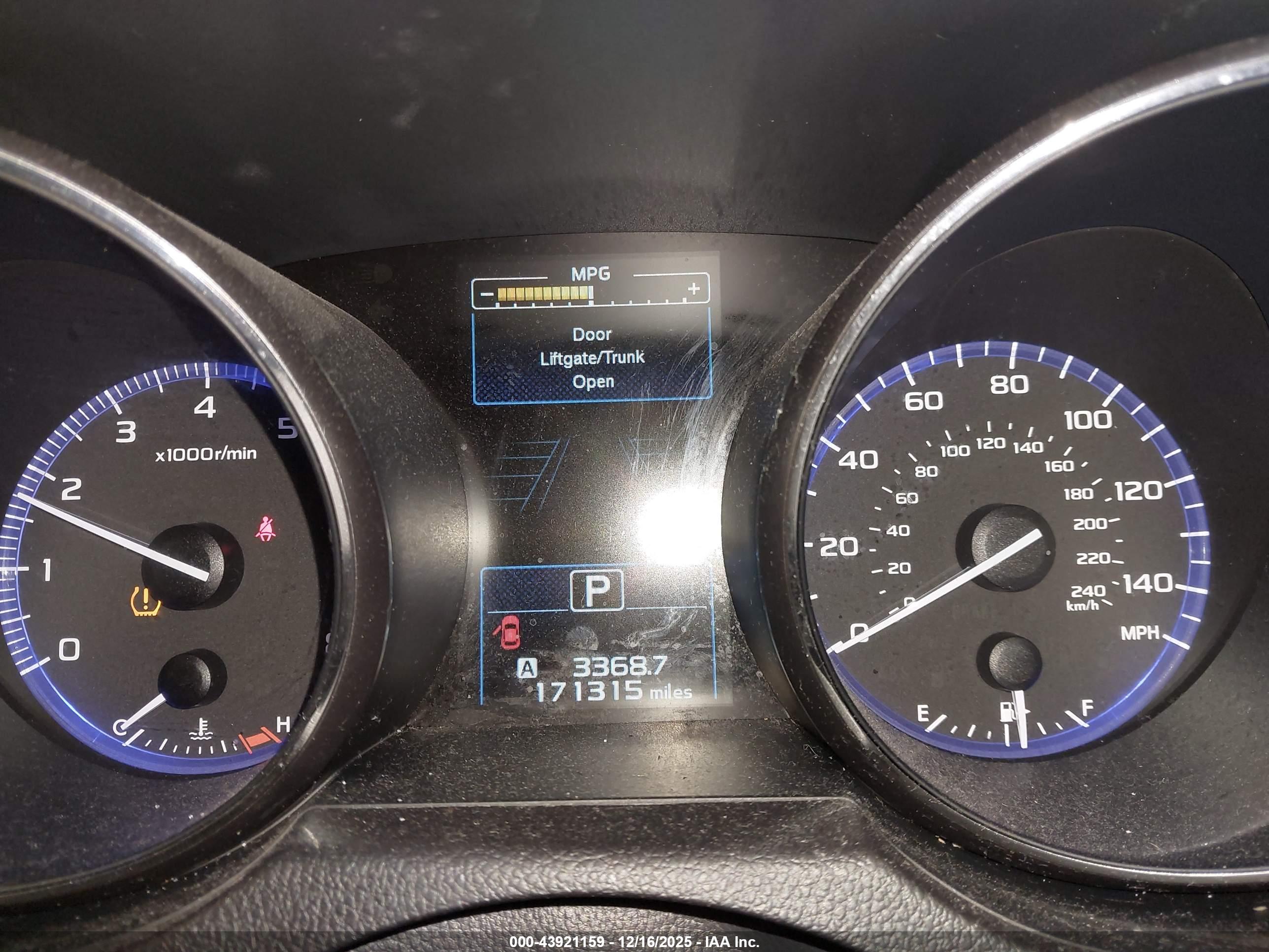 SUBARU OUTBACK image 7