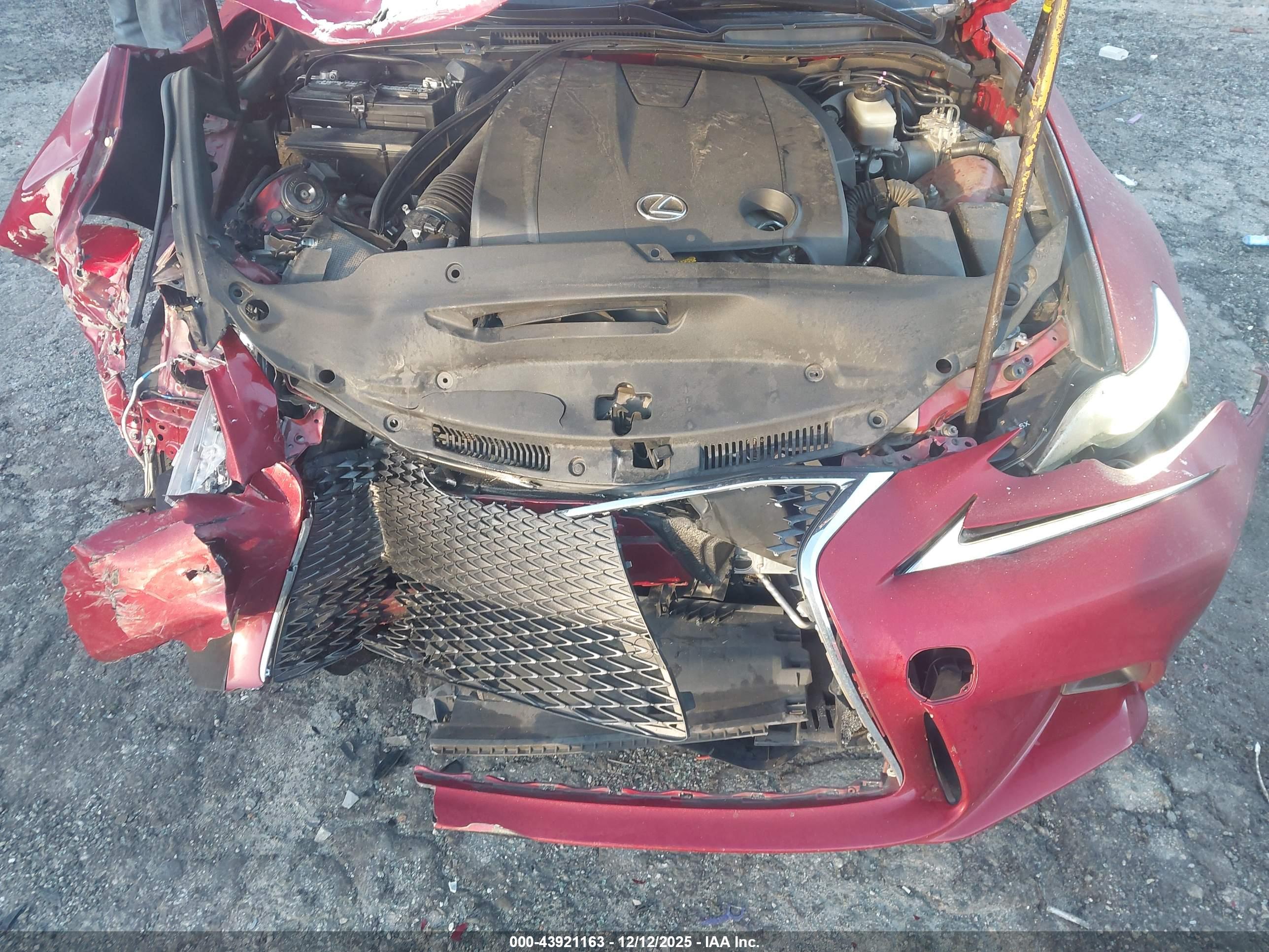 LEXUS IS image 10