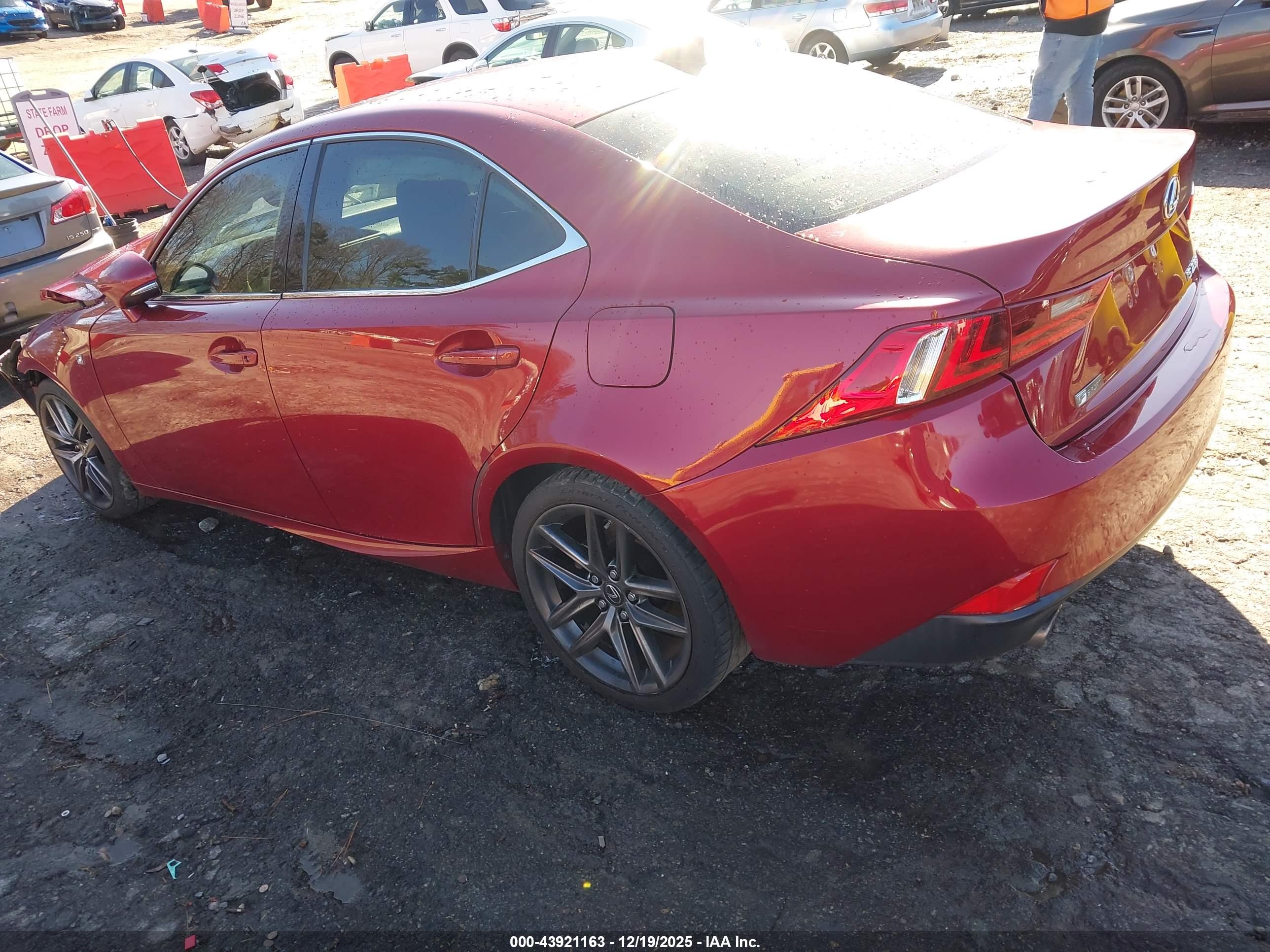LEXUS IS image 3