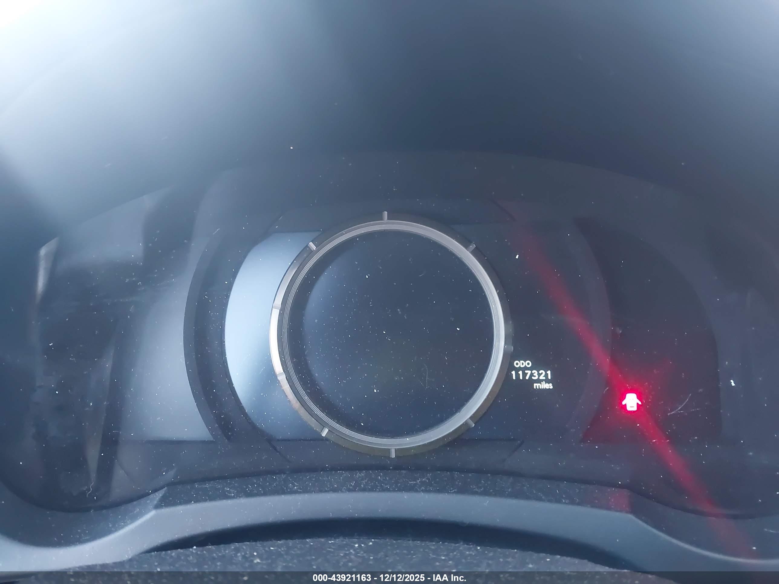 LEXUS IS image 7