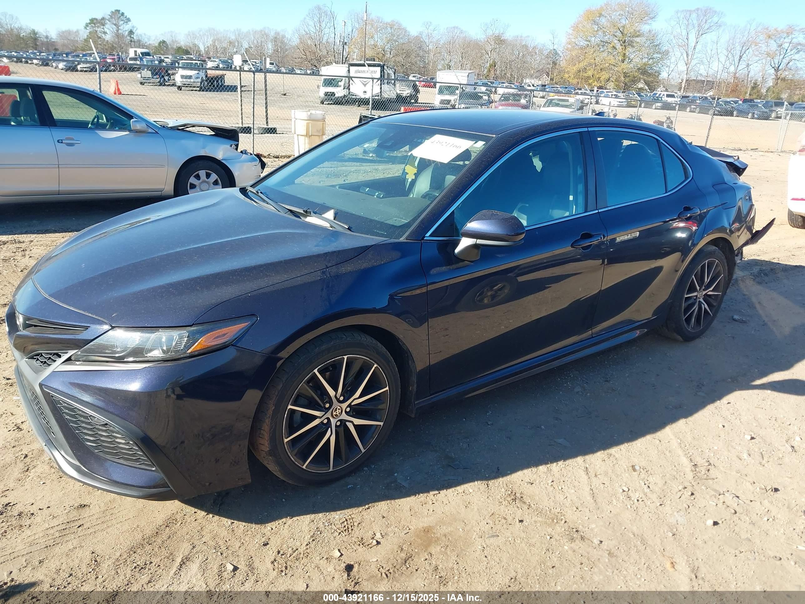 TOYOTA CAMRY image 2