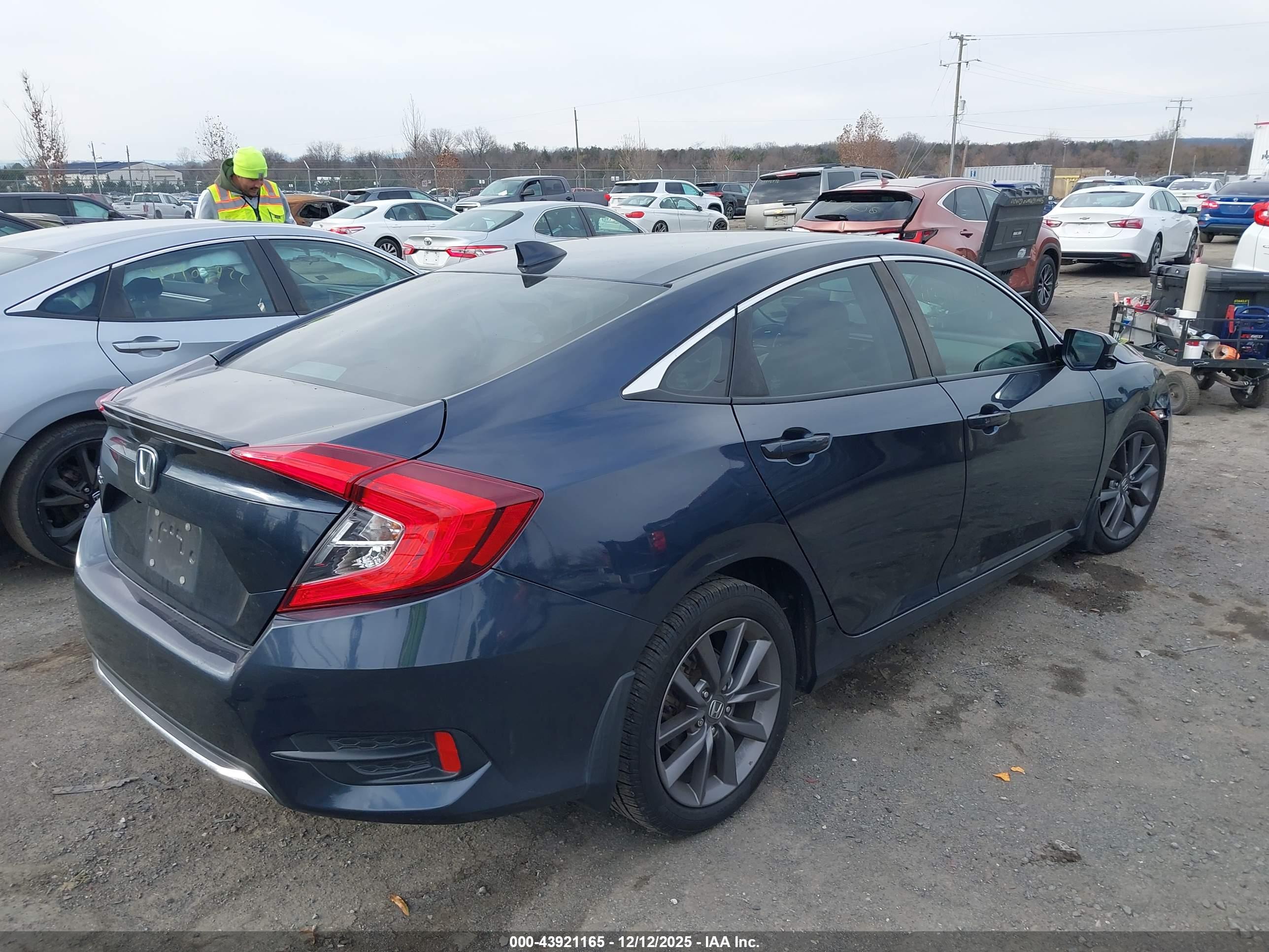 HONDA CIVIC image 4