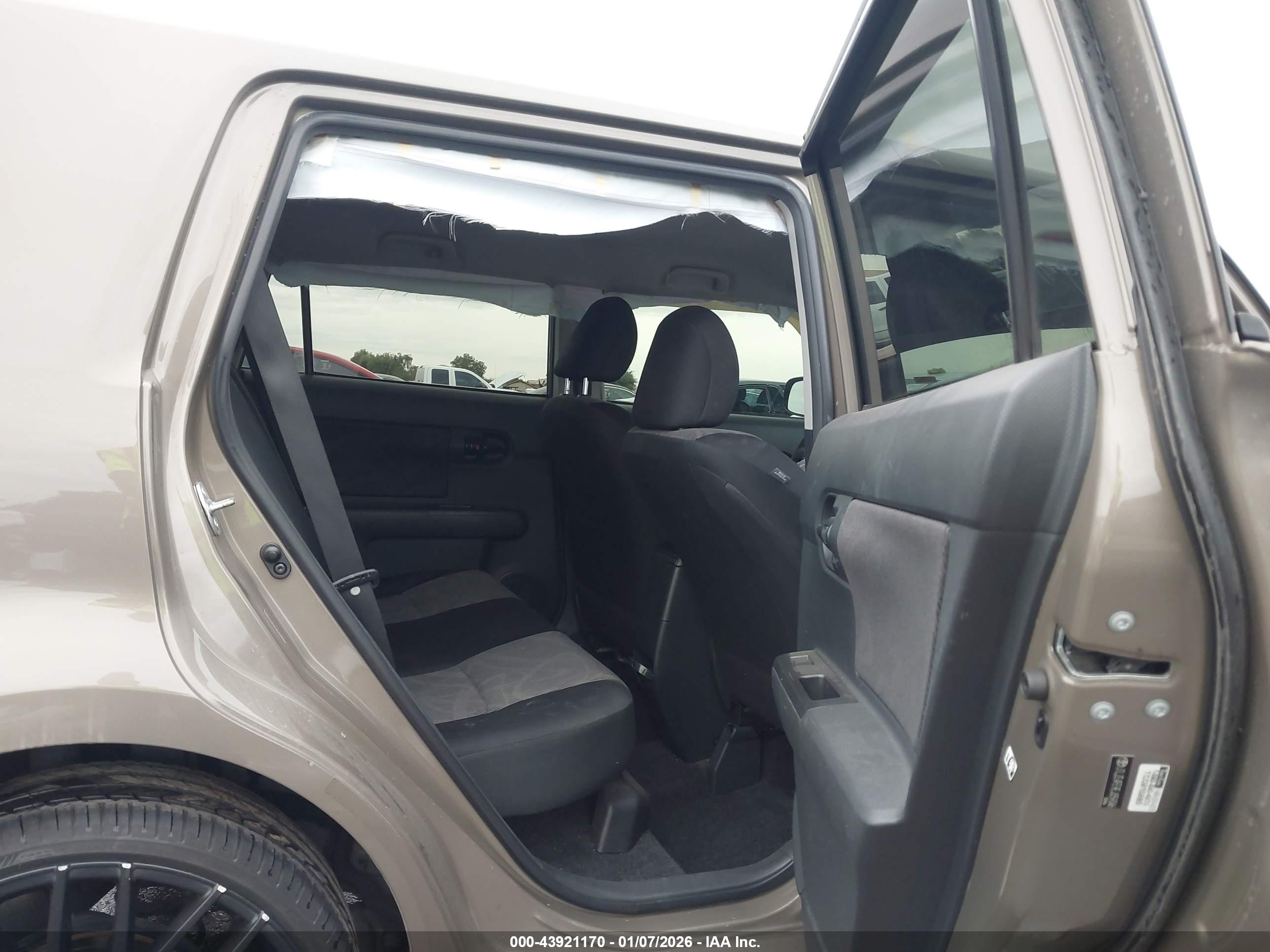 SCION XB image 8