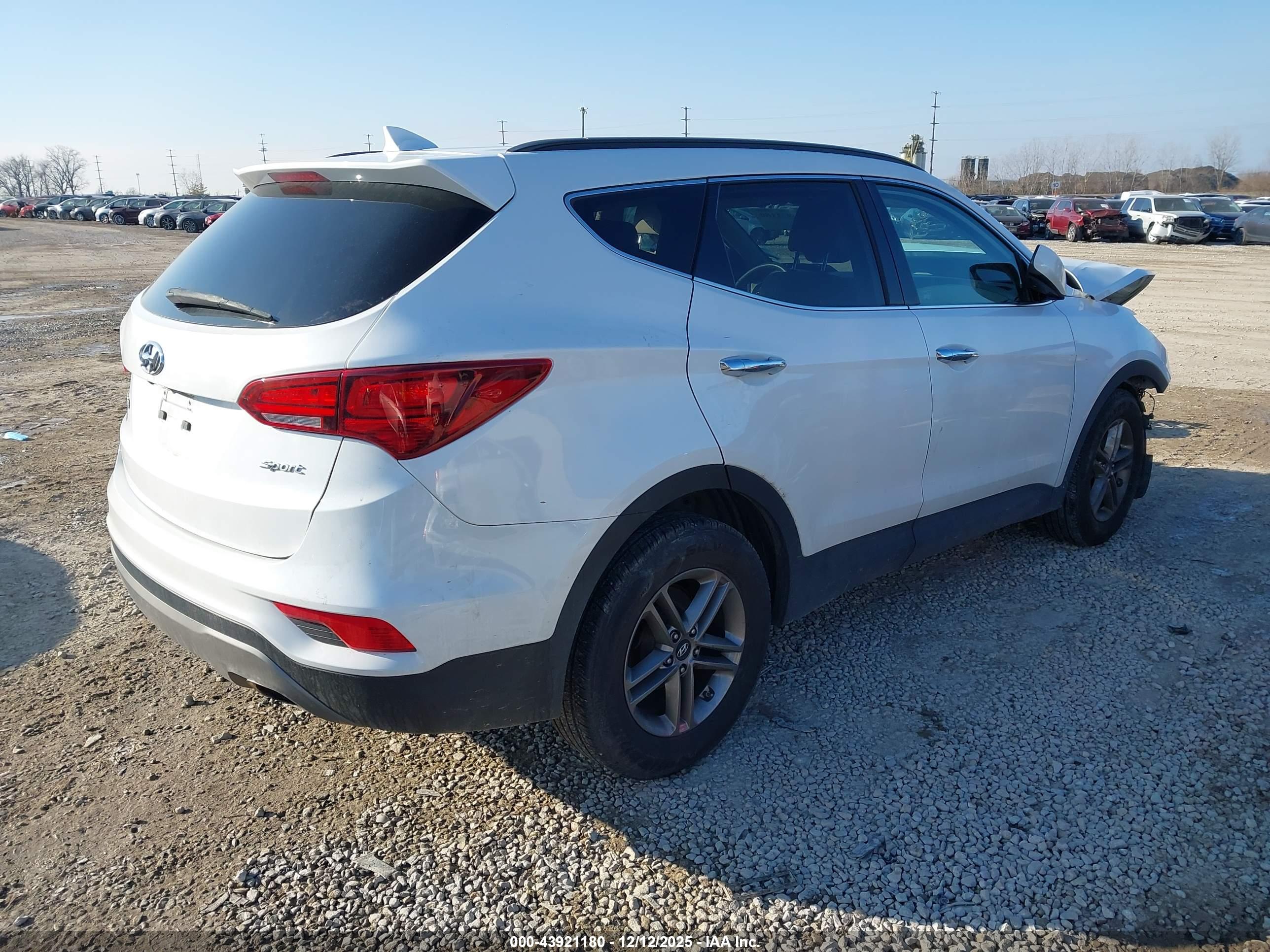 HYUNDAI SANTA image 4