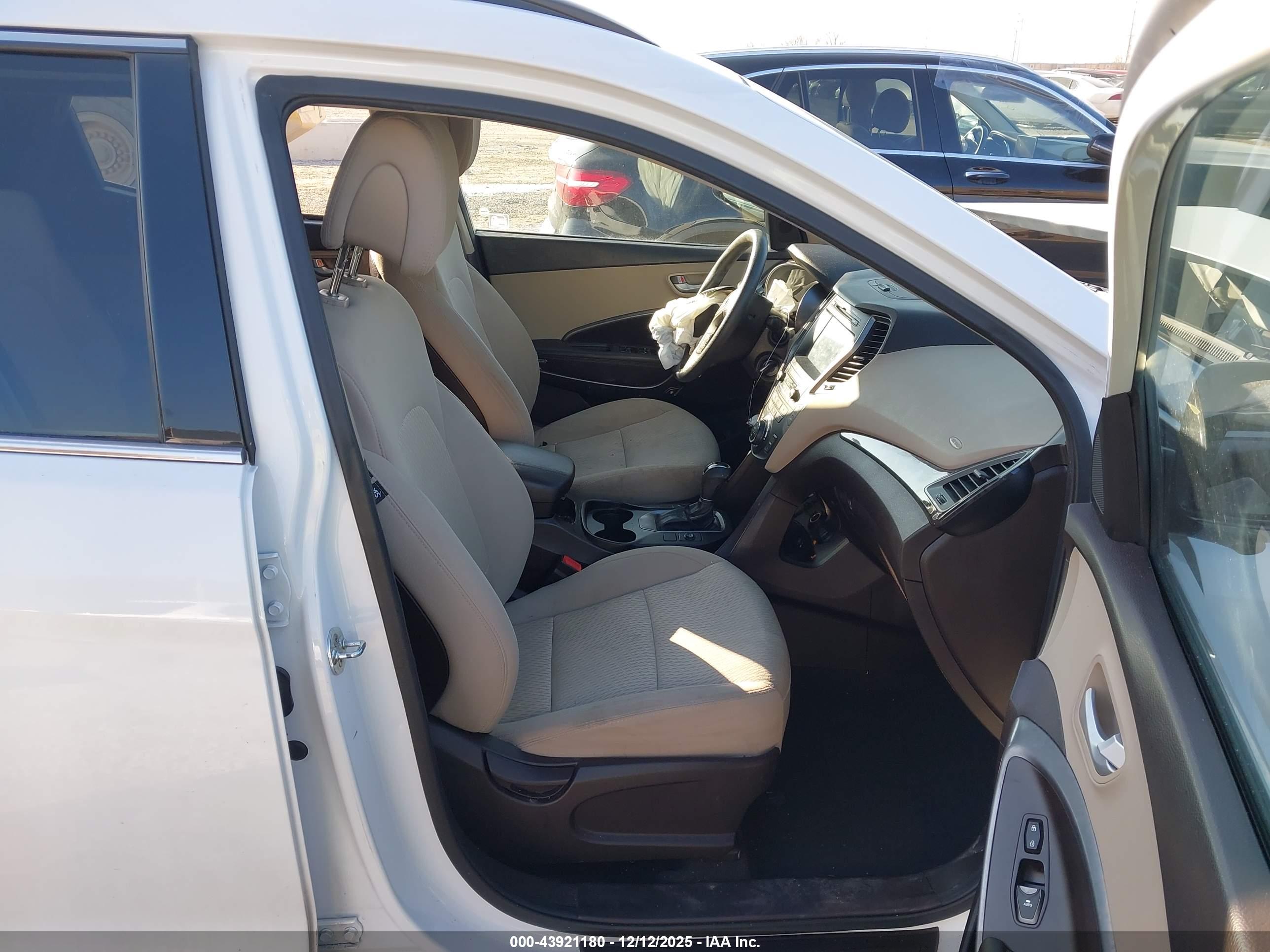 HYUNDAI SANTA image 5