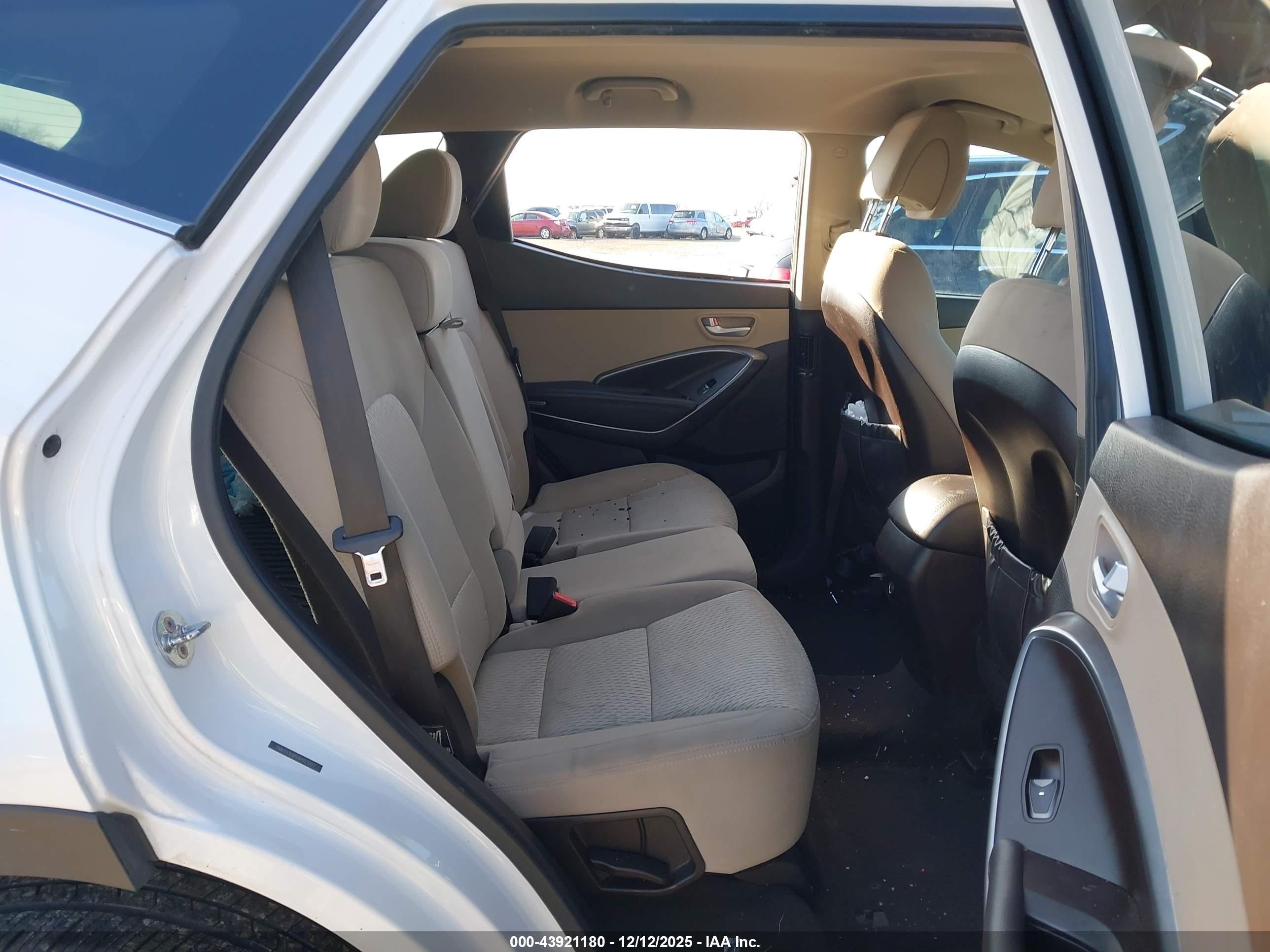 HYUNDAI SANTA image 8