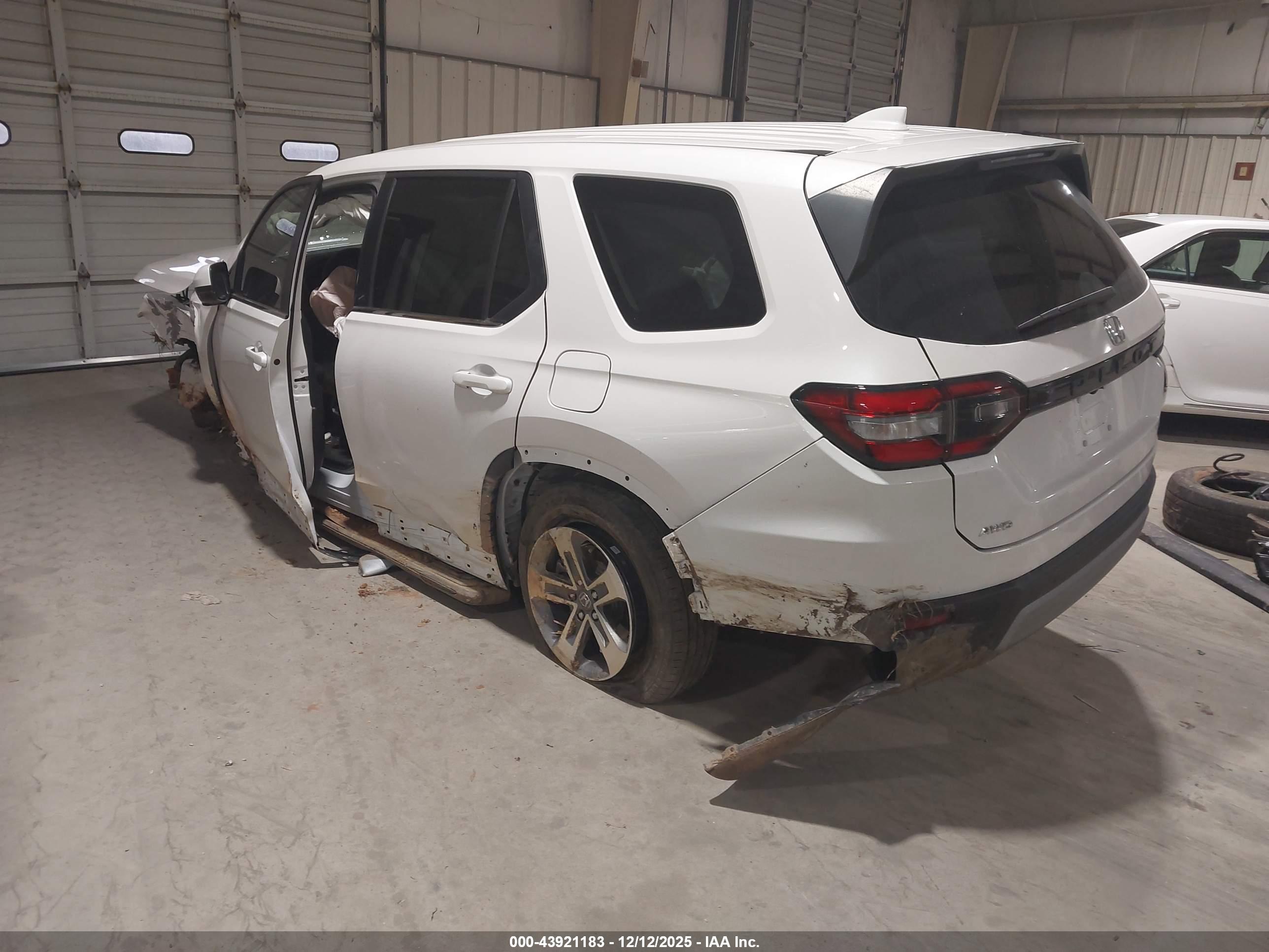 HONDA PILOT image 3