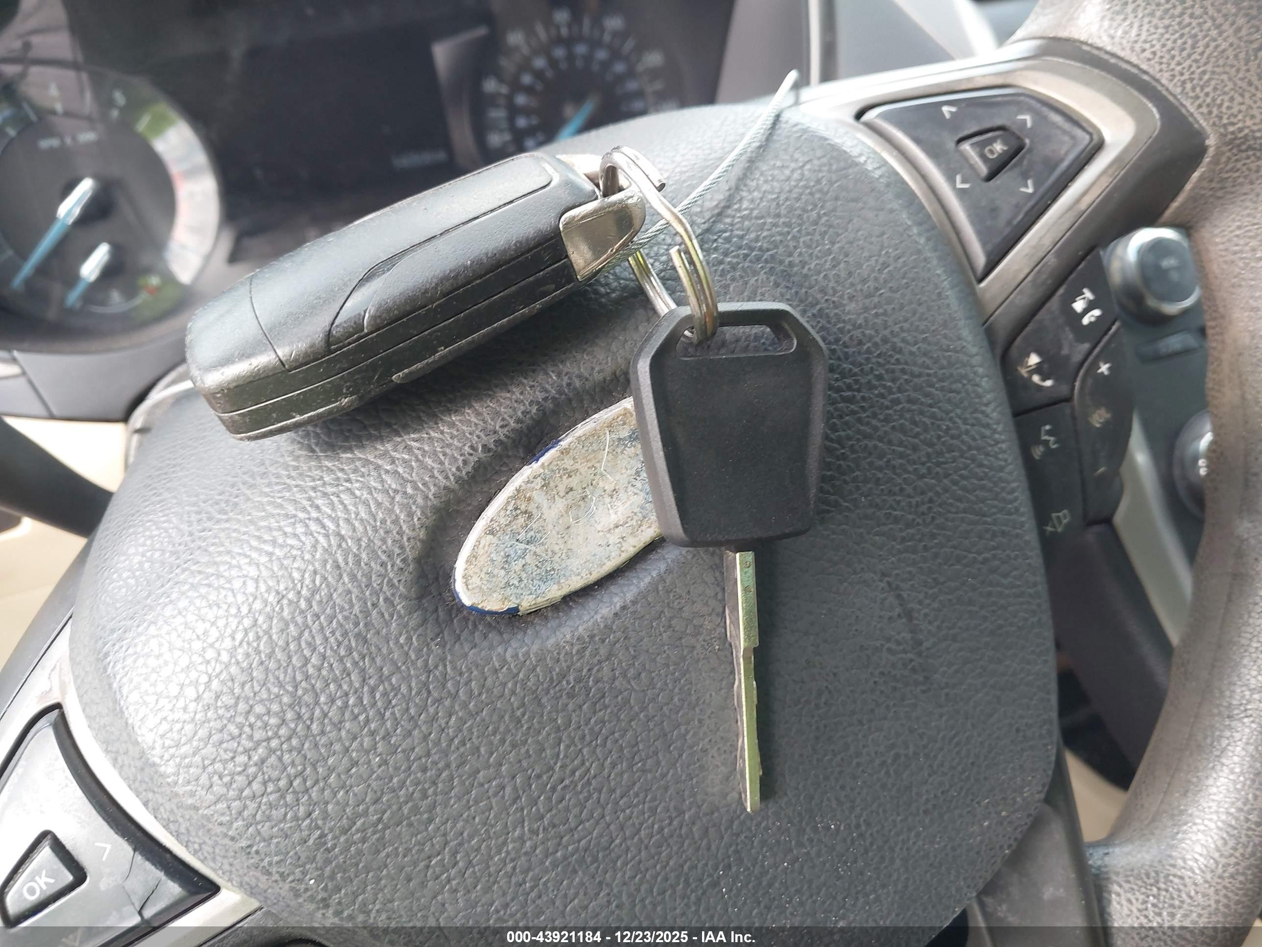 FORD FUSION image 11