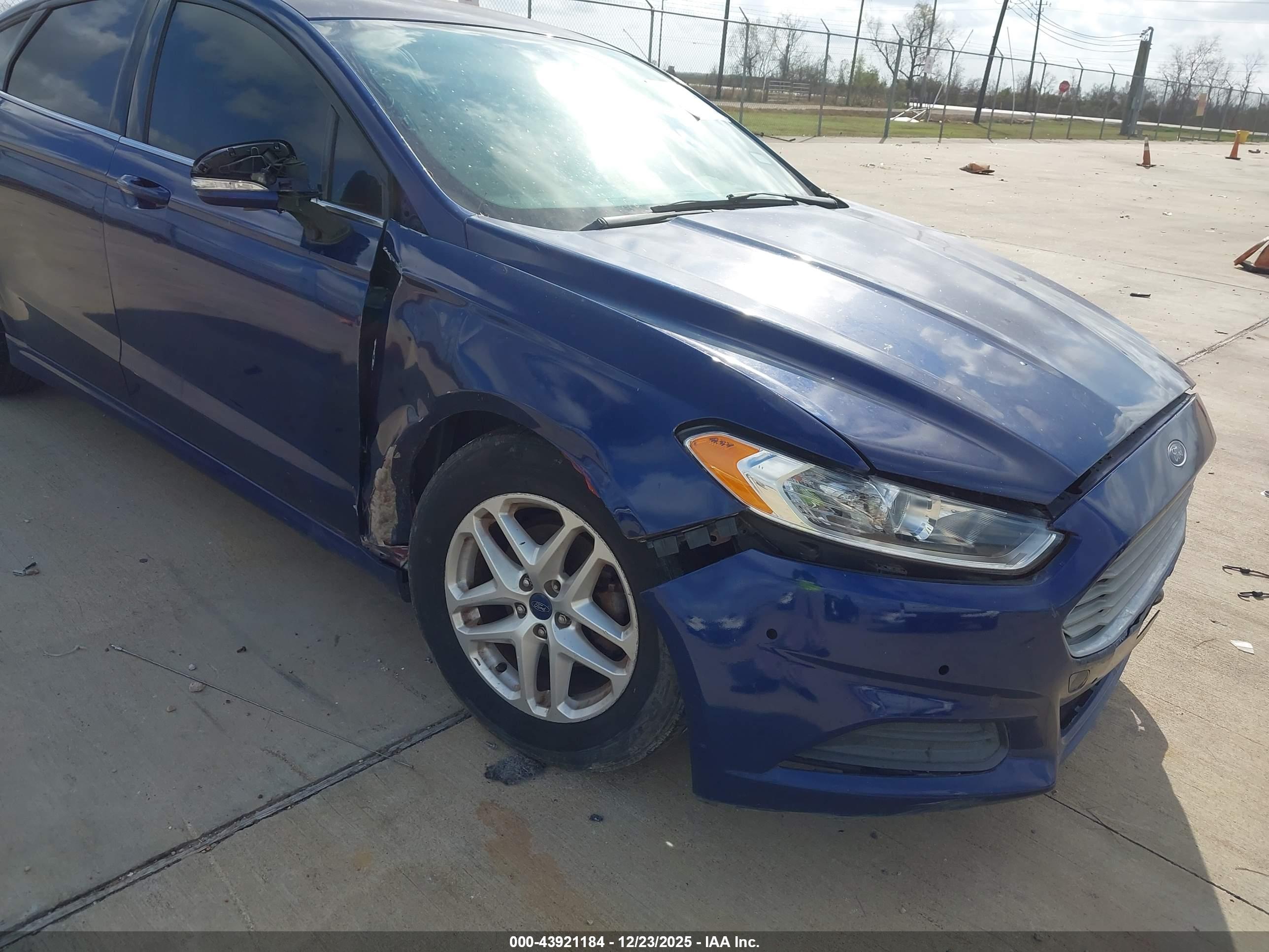 FORD FUSION image 6