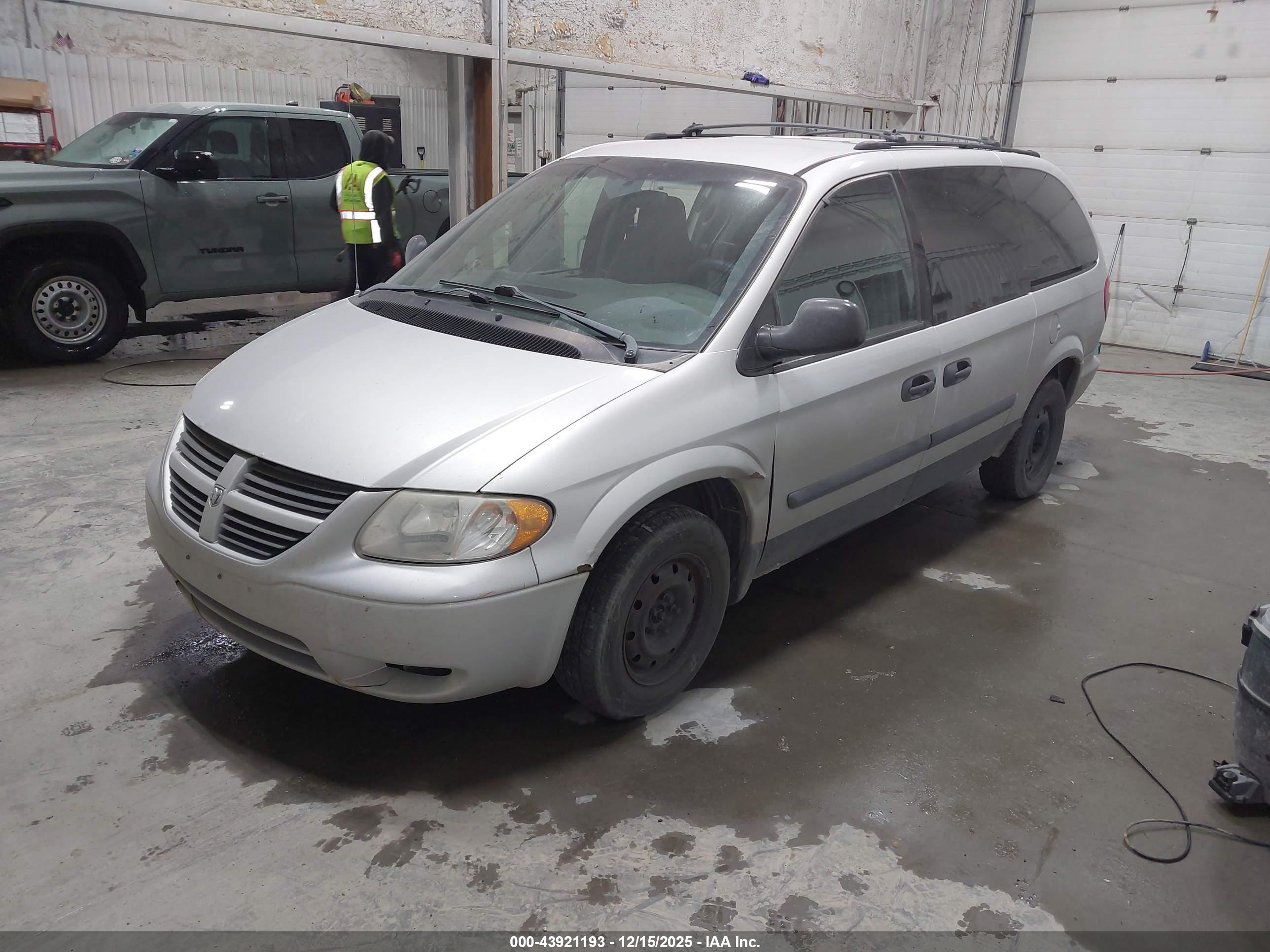 DODGE GRAND image 2