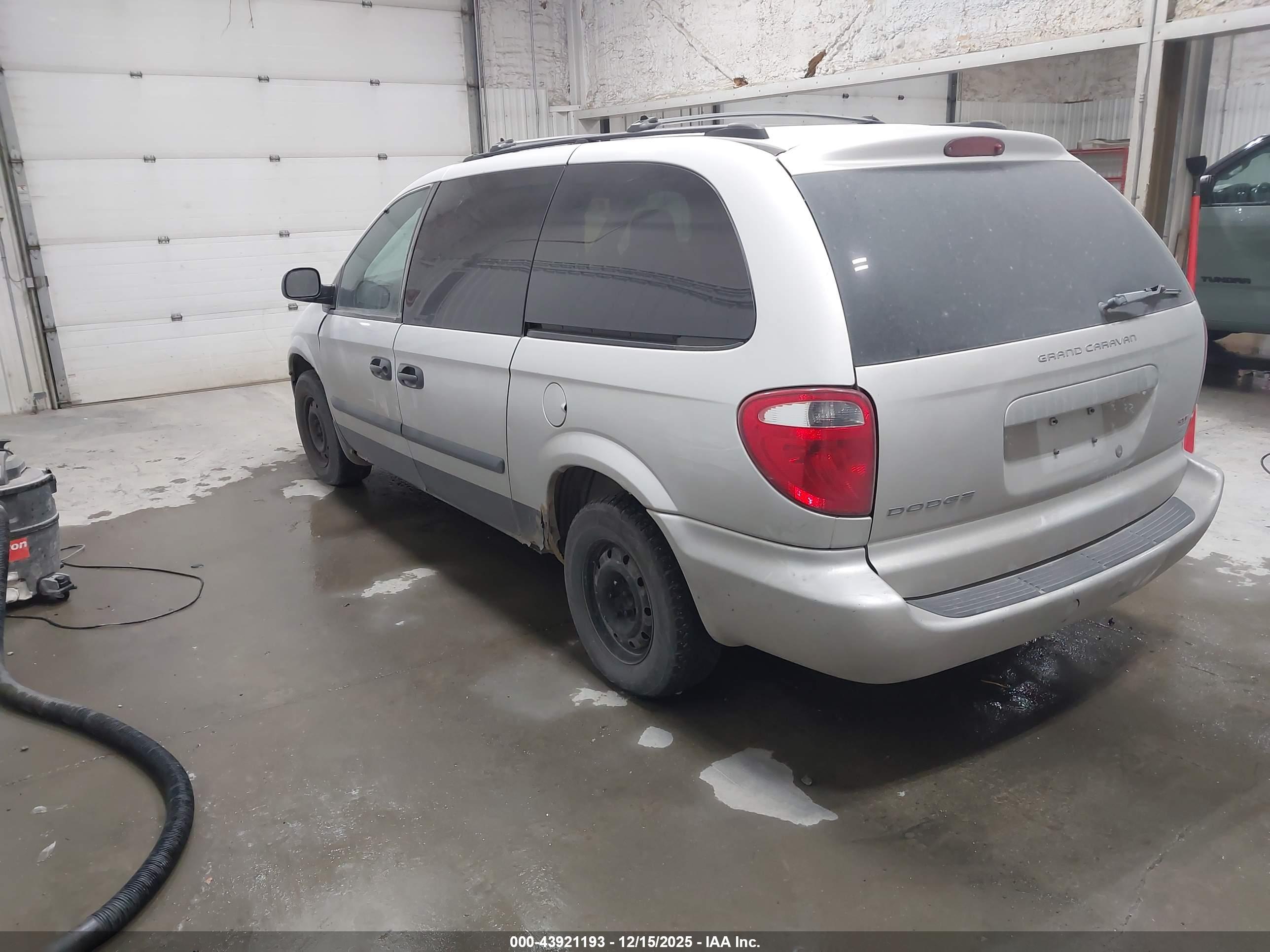 DODGE GRAND image 3