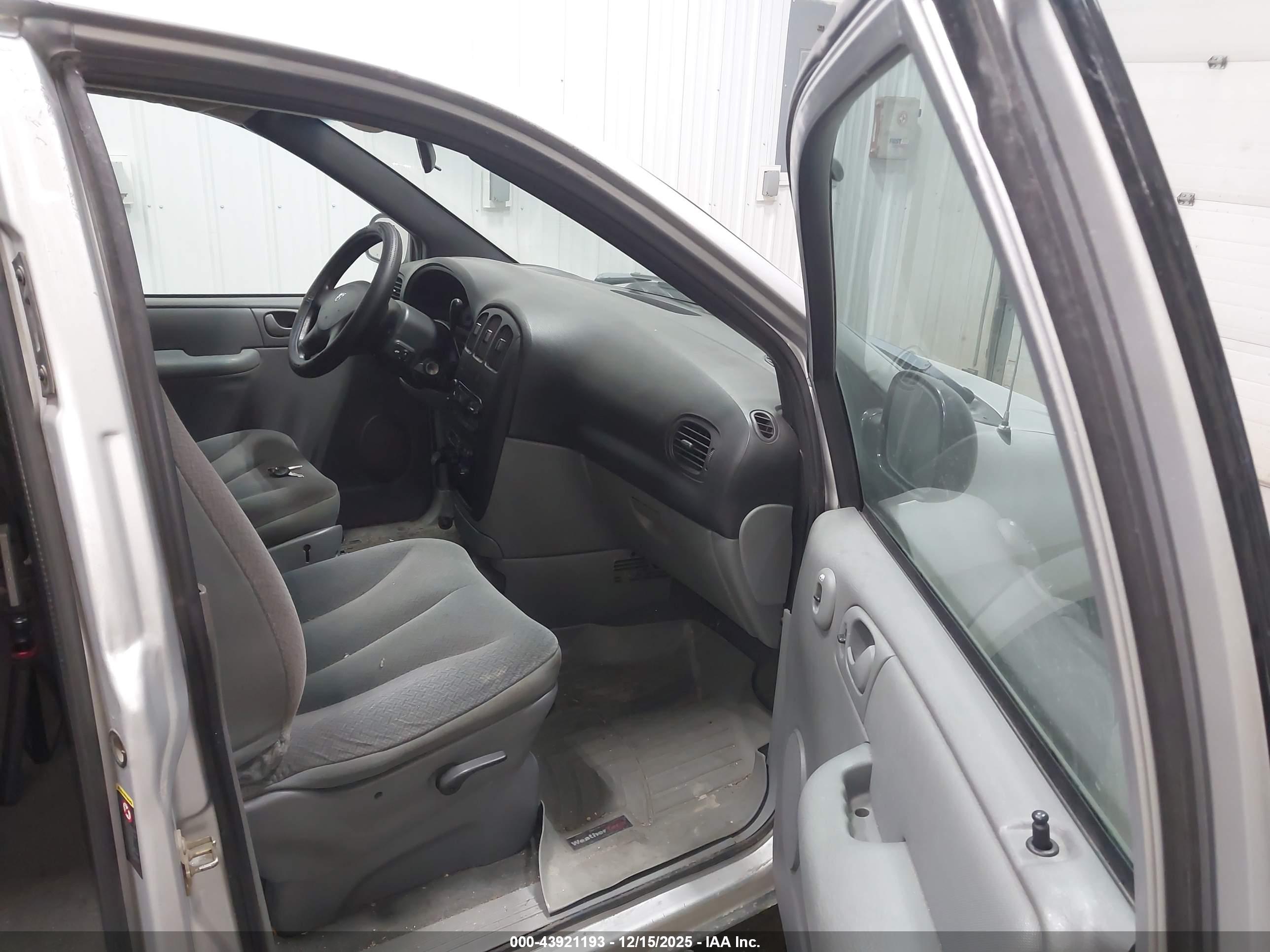 DODGE GRAND image 5