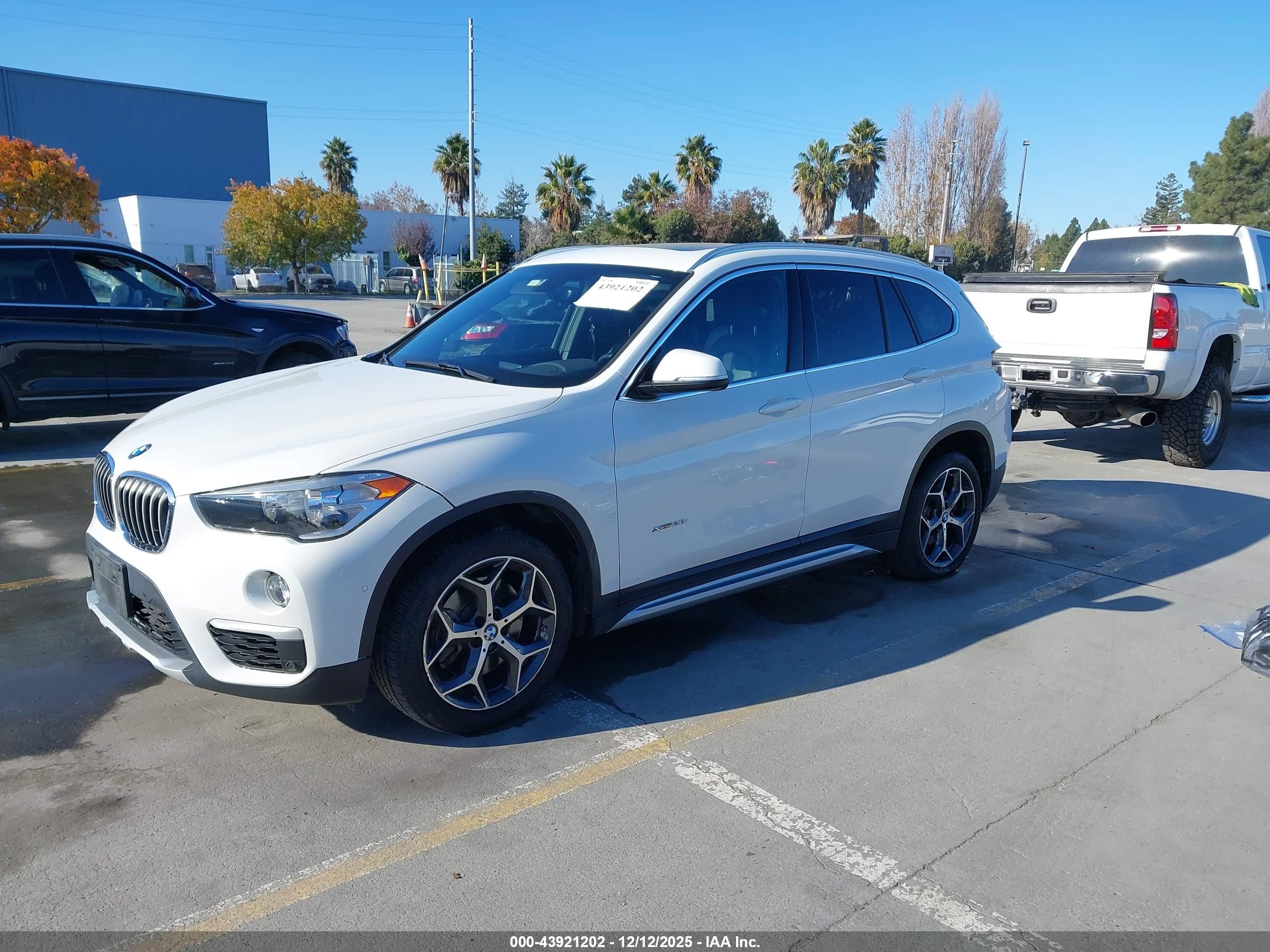 BMW X1 image 2